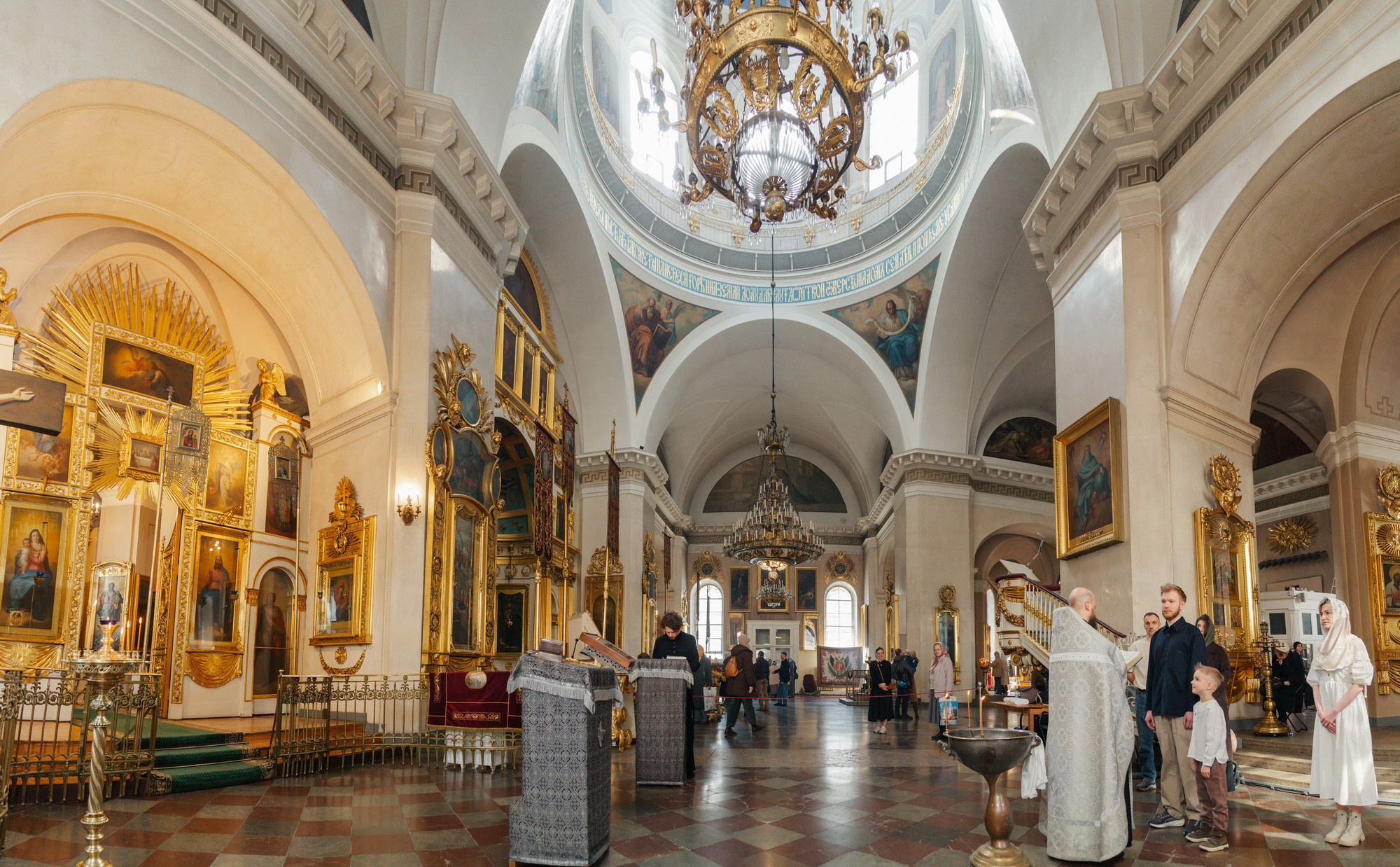 Фотограф на Крещение — Спасо Преображенский собор. Фотограф крещение венчание в Петербурге! Помогает подобрать храм и посоветовал душевного батюшку в СПб
