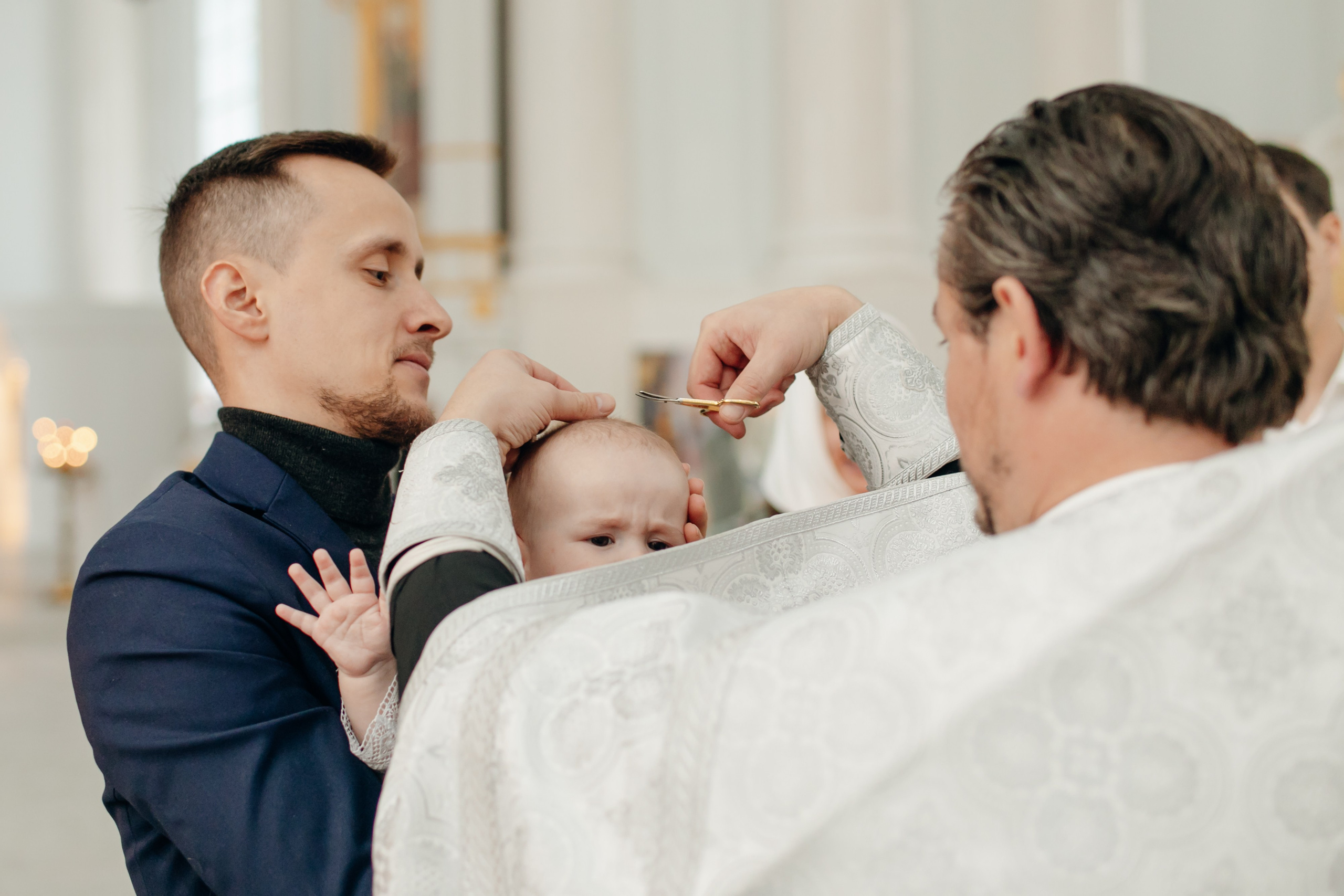 Крещение ребенка в Смольном соборе СПб. Фотограф крещение венчание в Петербурге! Помогает подобрать храм и посоветовал душевного батюшку в СПб