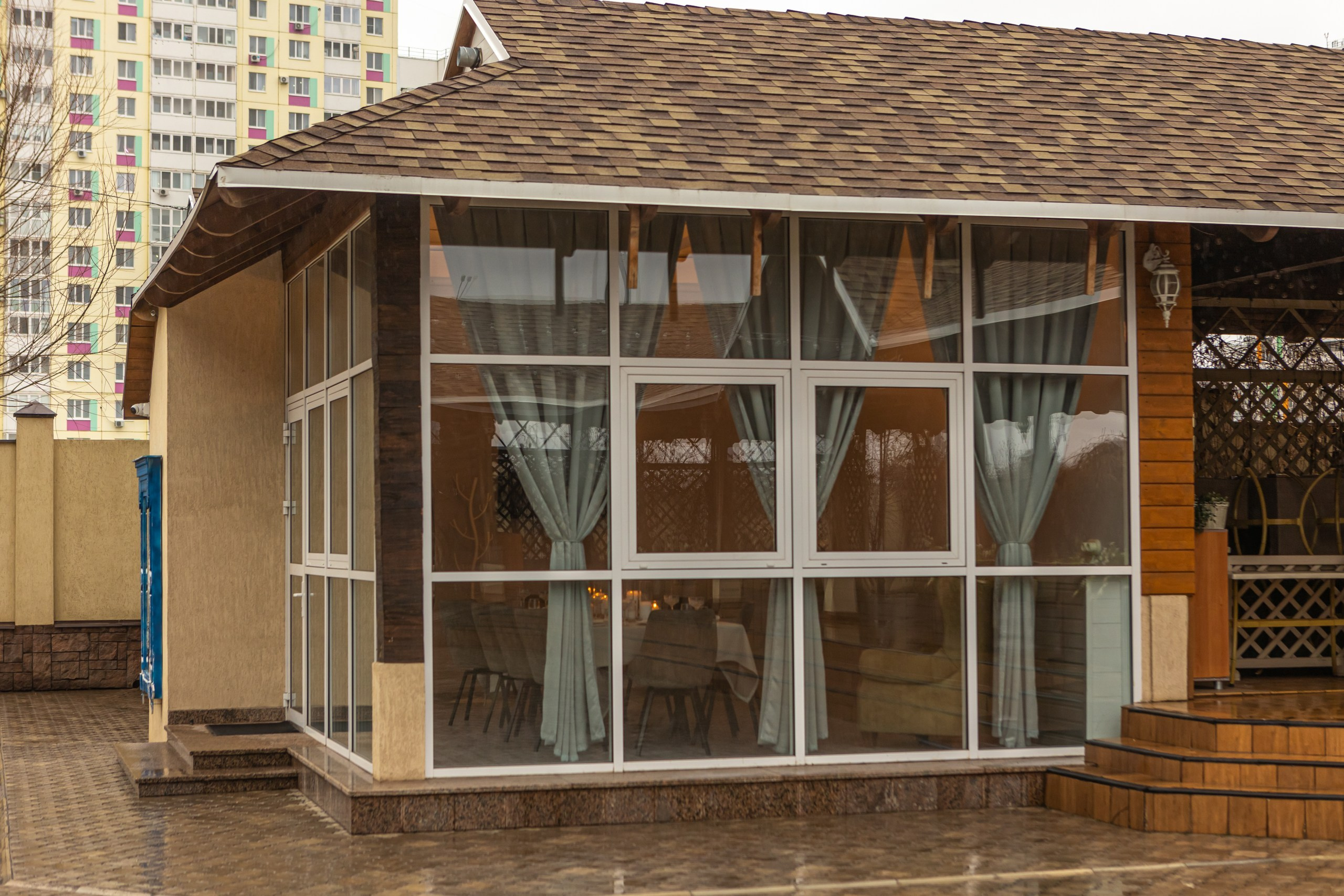 Банкетный зал ресторана «Дача». Фотограф в Оренбурге. Профессиональный фотограф