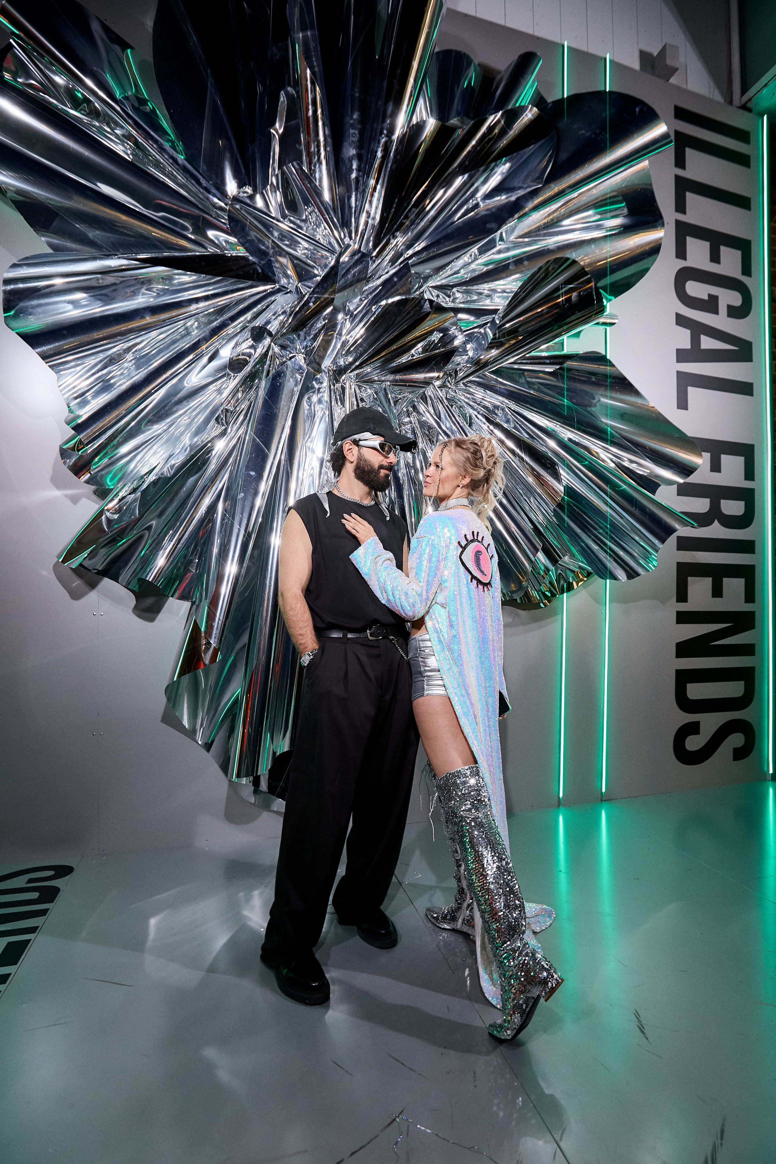 ILLEGAL FRIENDS | VOID