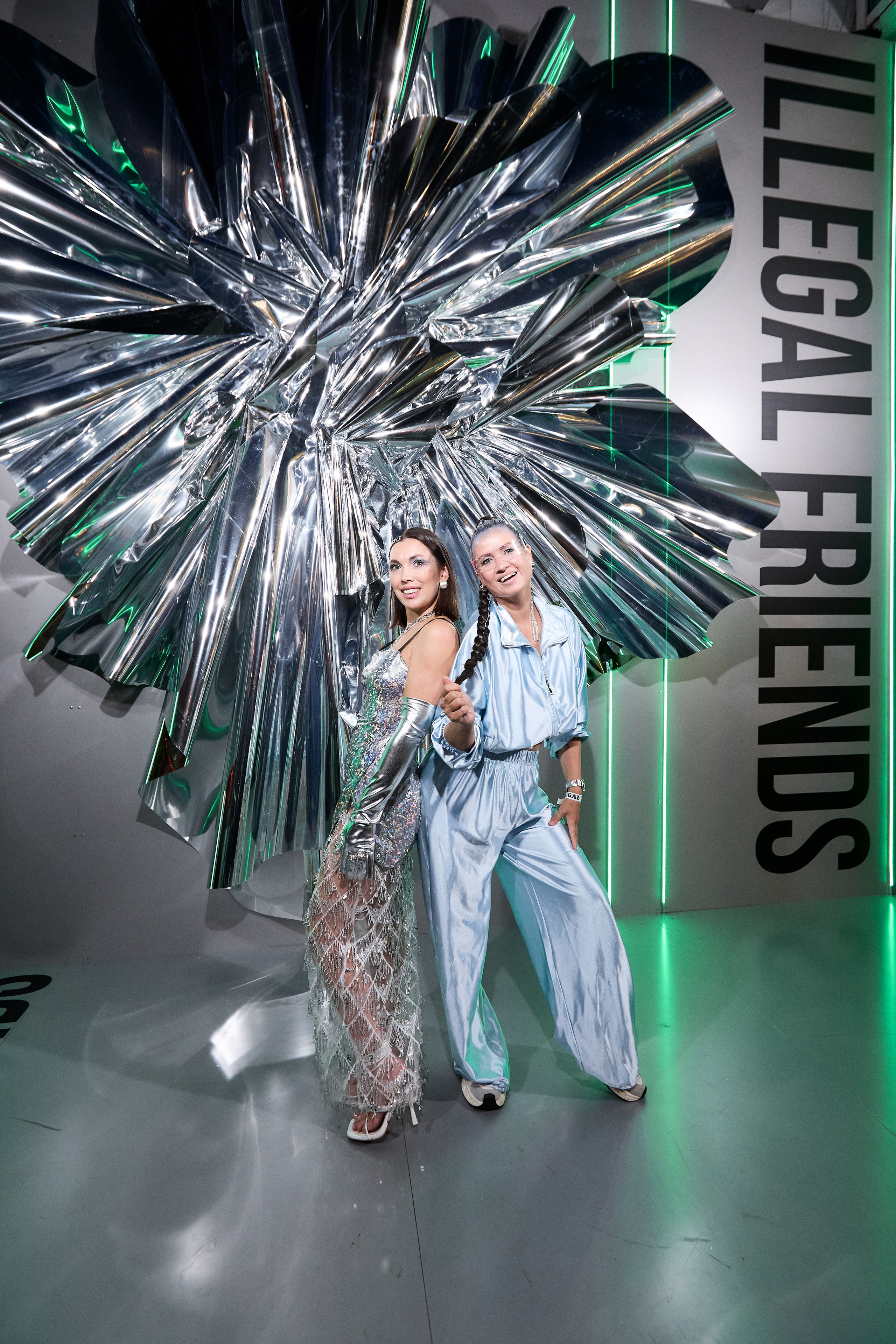 ILLEGAL FRIENDS | VOID
