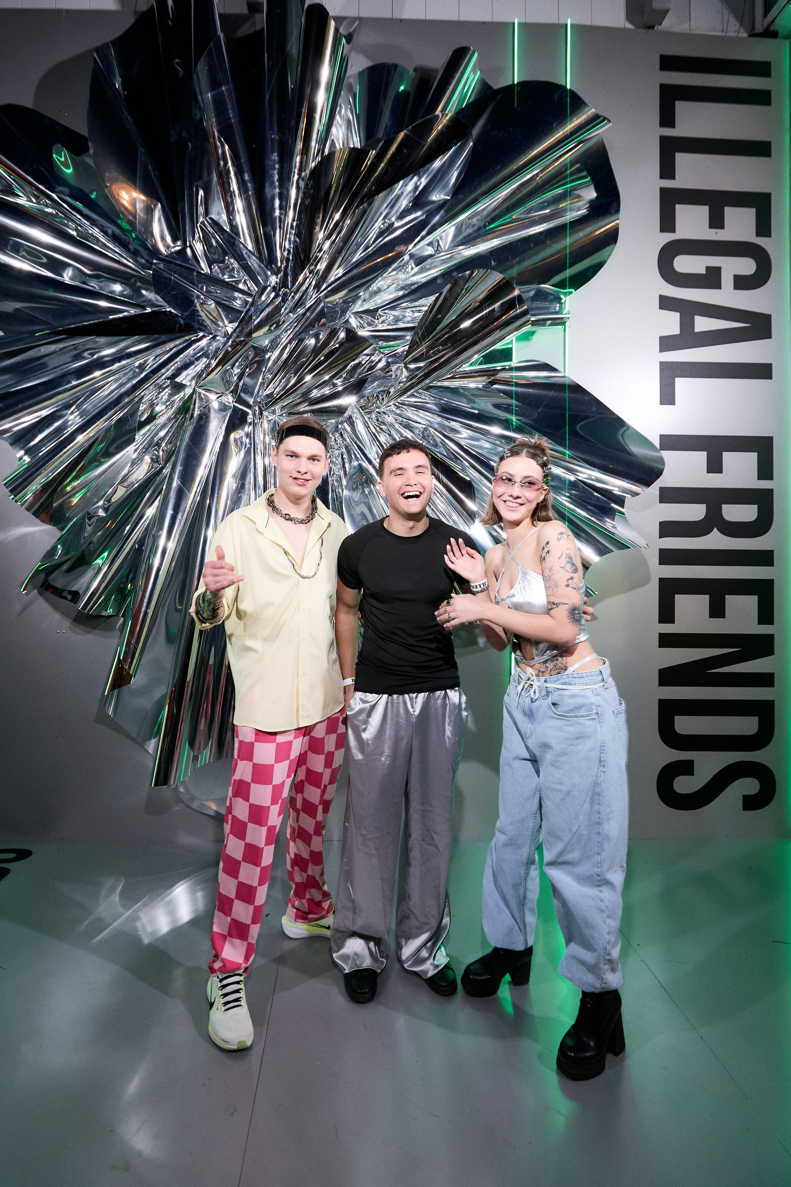 ILLEGAL FRIENDS | VOID