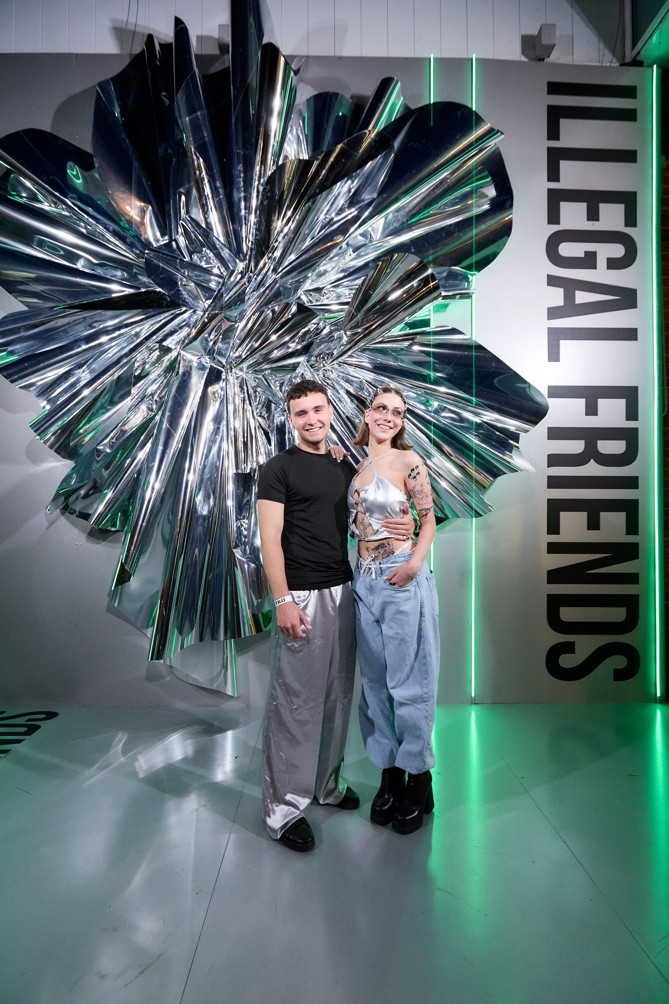 ILLEGAL FRIENDS | VOID