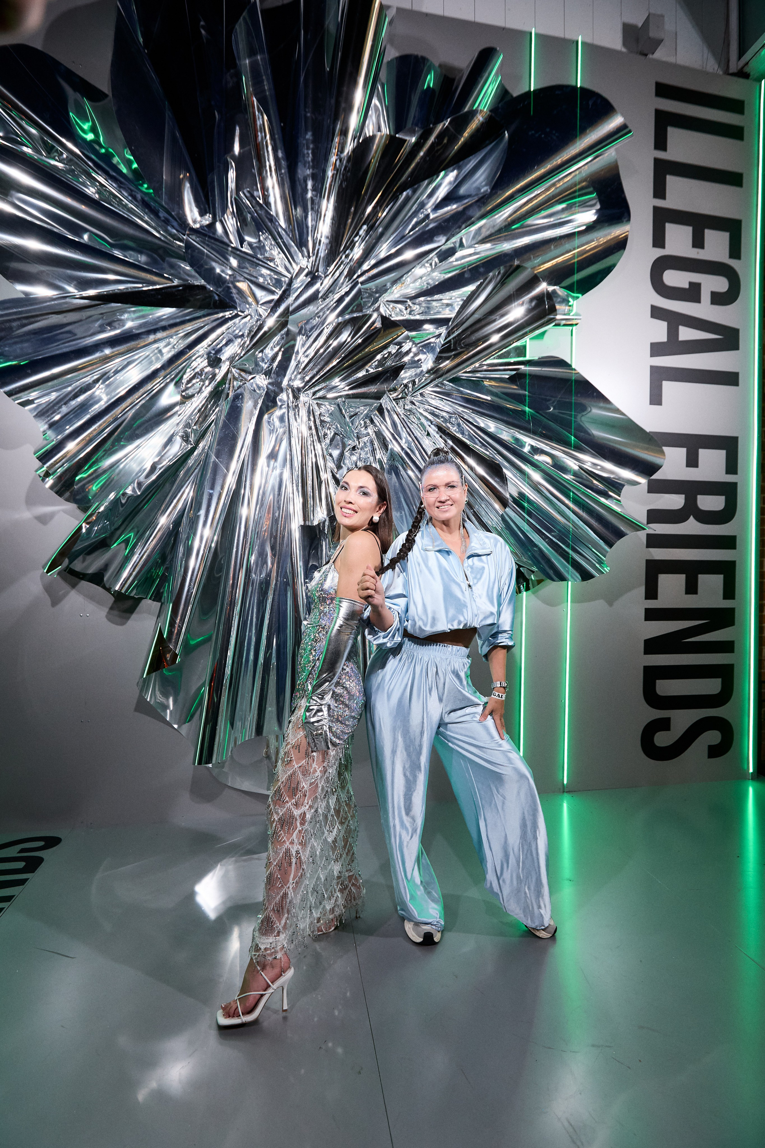 ILLEGAL FRIENDS | VOID