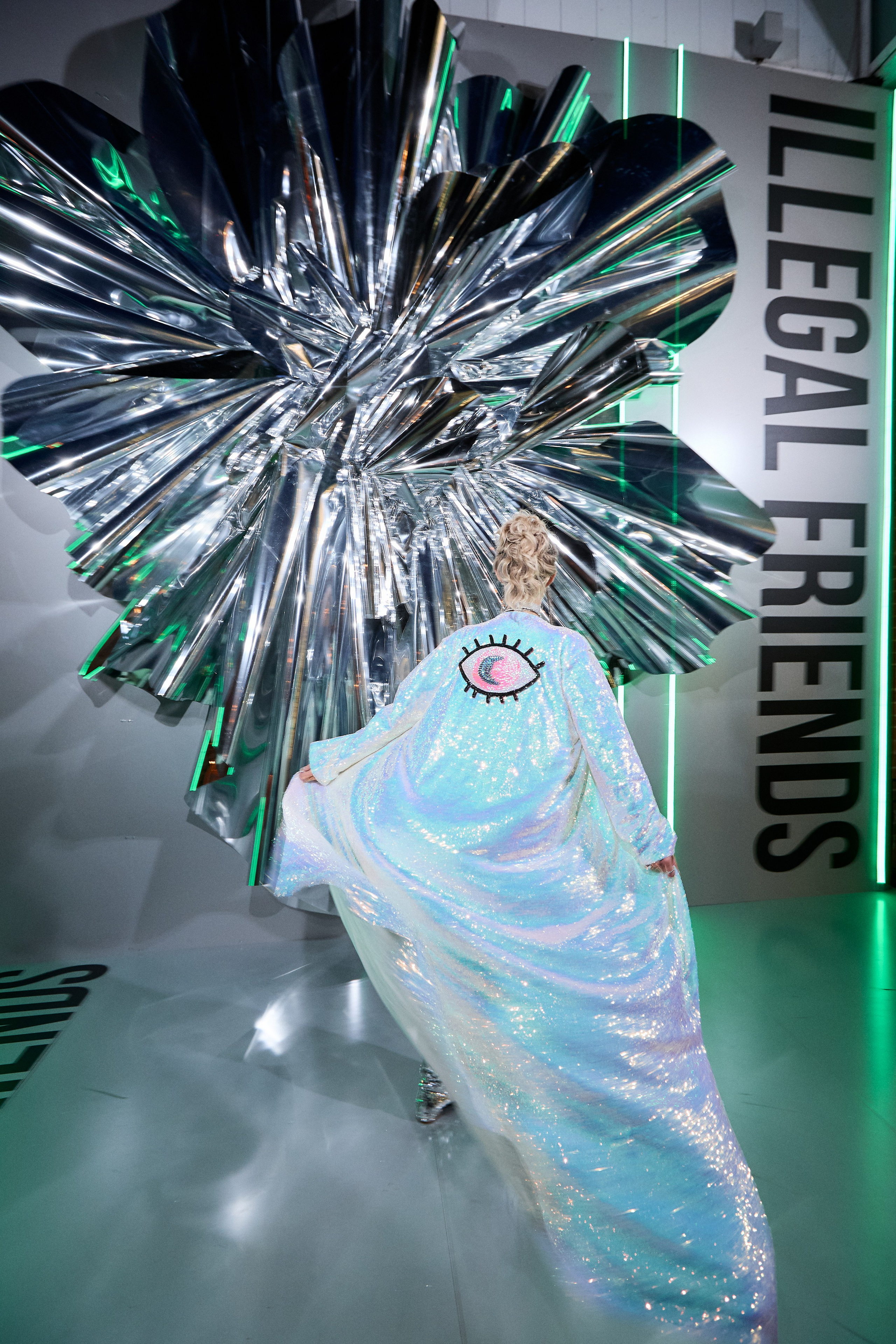 ILLEGAL FRIENDS | VOID