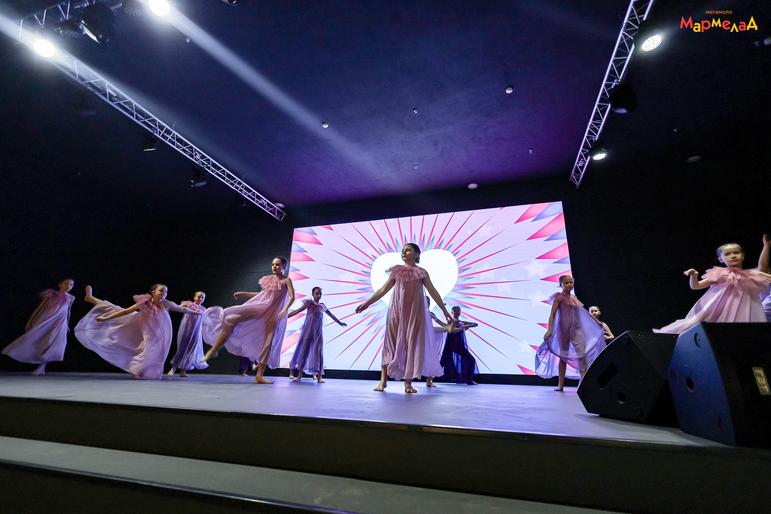 14.02 Любовь без границ в Мегамолл Мармелад. Команда специалистов в мире фотографии и видео. Детский фотограф, семейный фотограф