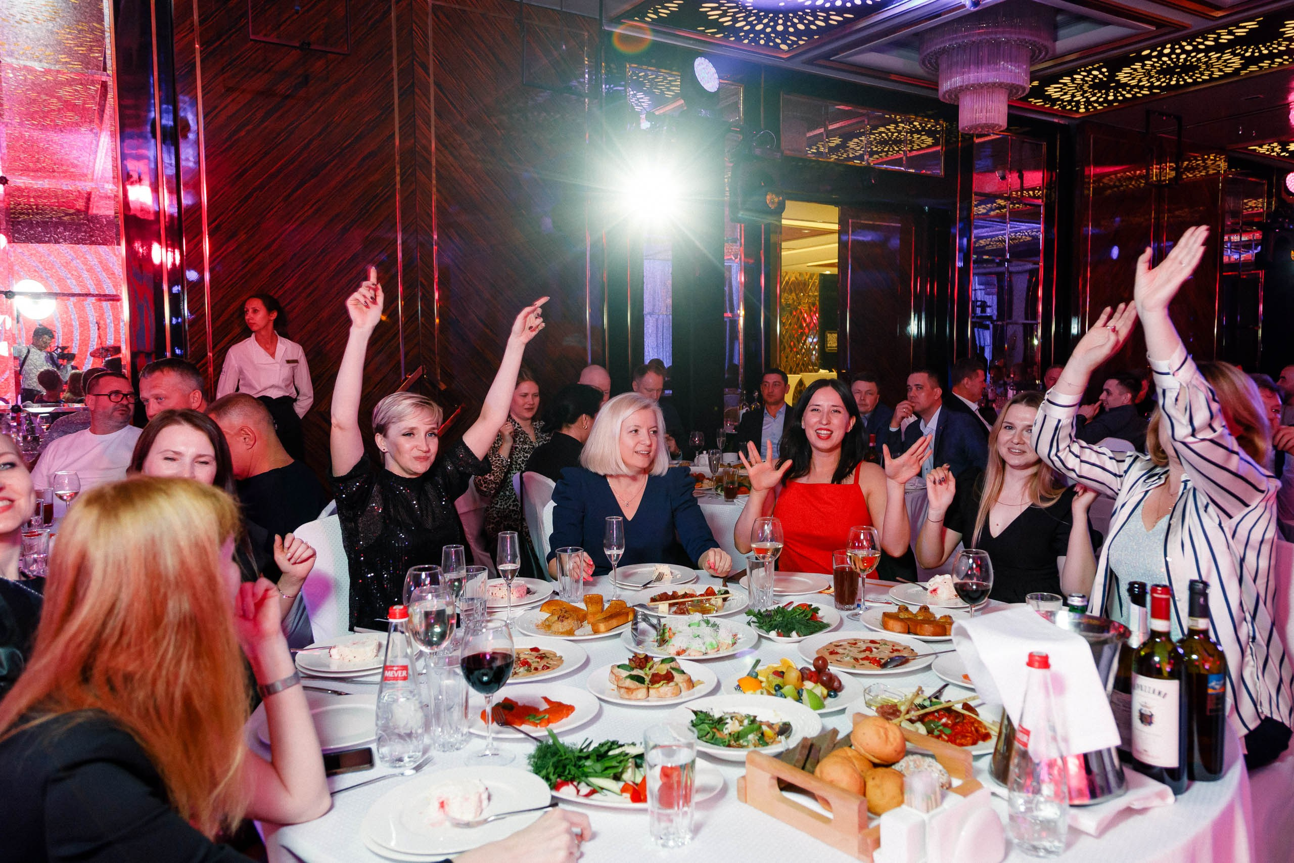 Гала-ужин в казино в Красной Поляне. Репортажный фотограф в Москве, Сочи и Санкт-Петербурге