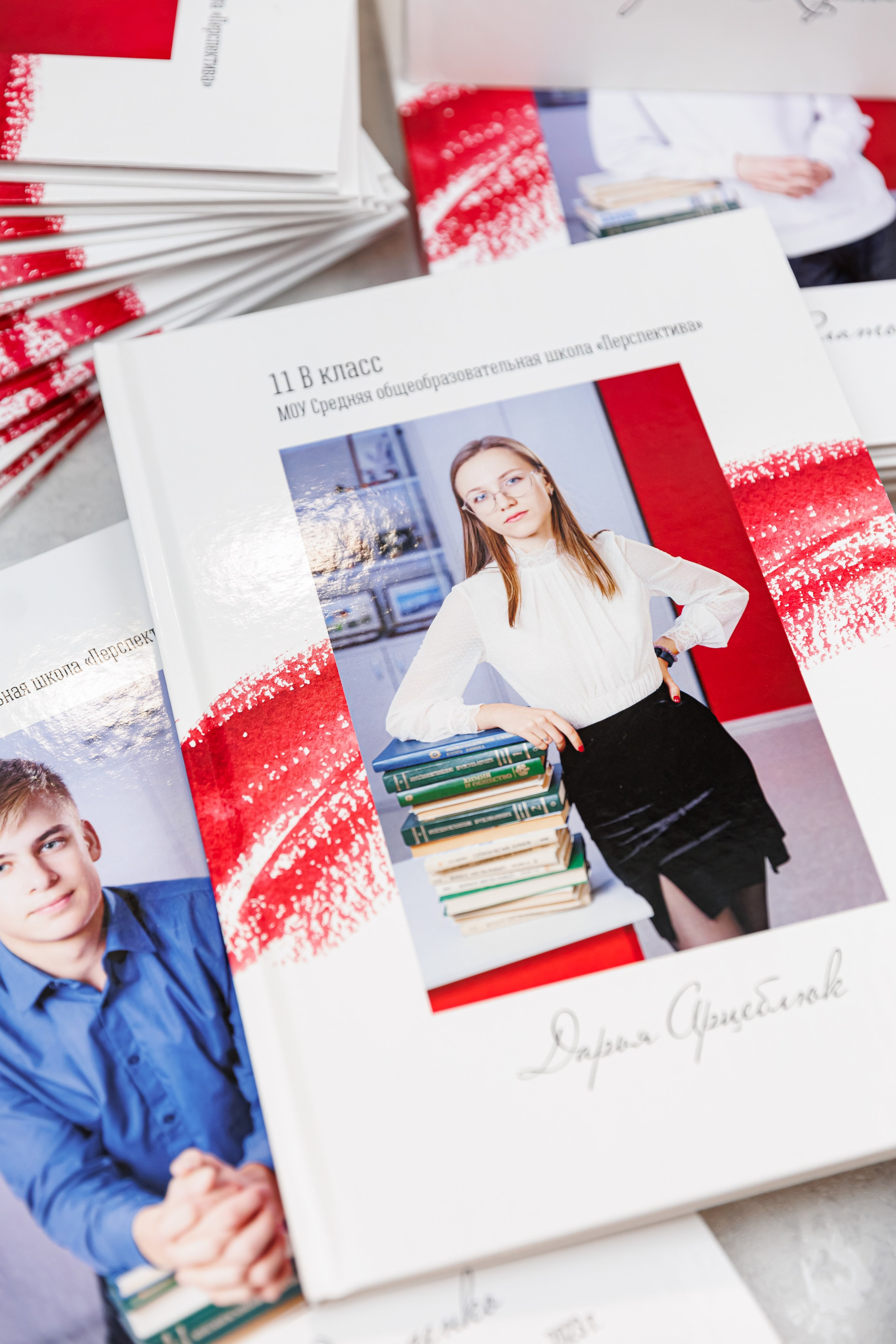 Выпускные альбомы общая информация. Семейный и детский фотограф Комина Елена, Власиха, Одинцово
