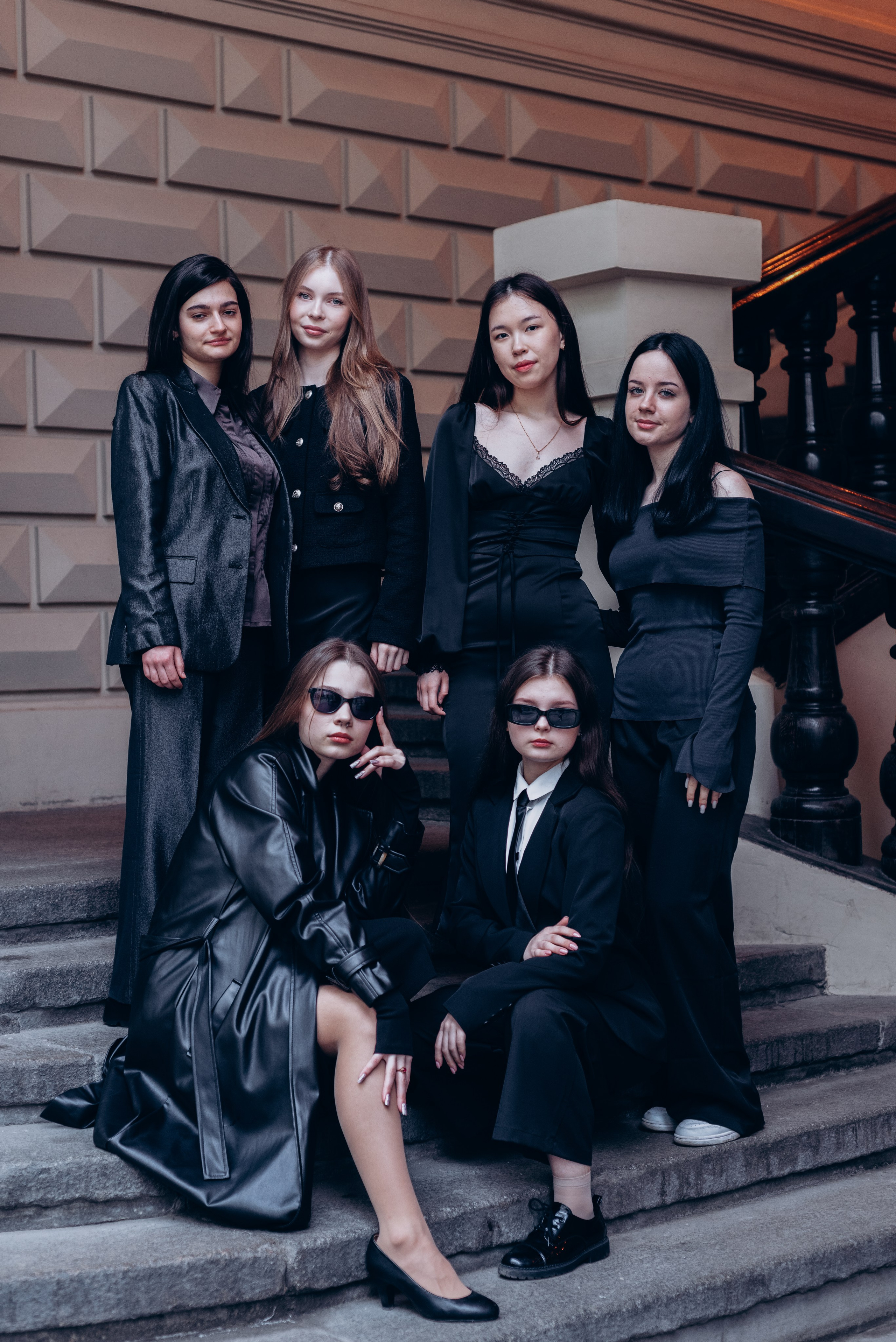 Выпускные альбомы без нервов в Москве — Идеальный альбом!. MILATE — выпускные альбомы, фотосессии и видео в Москве