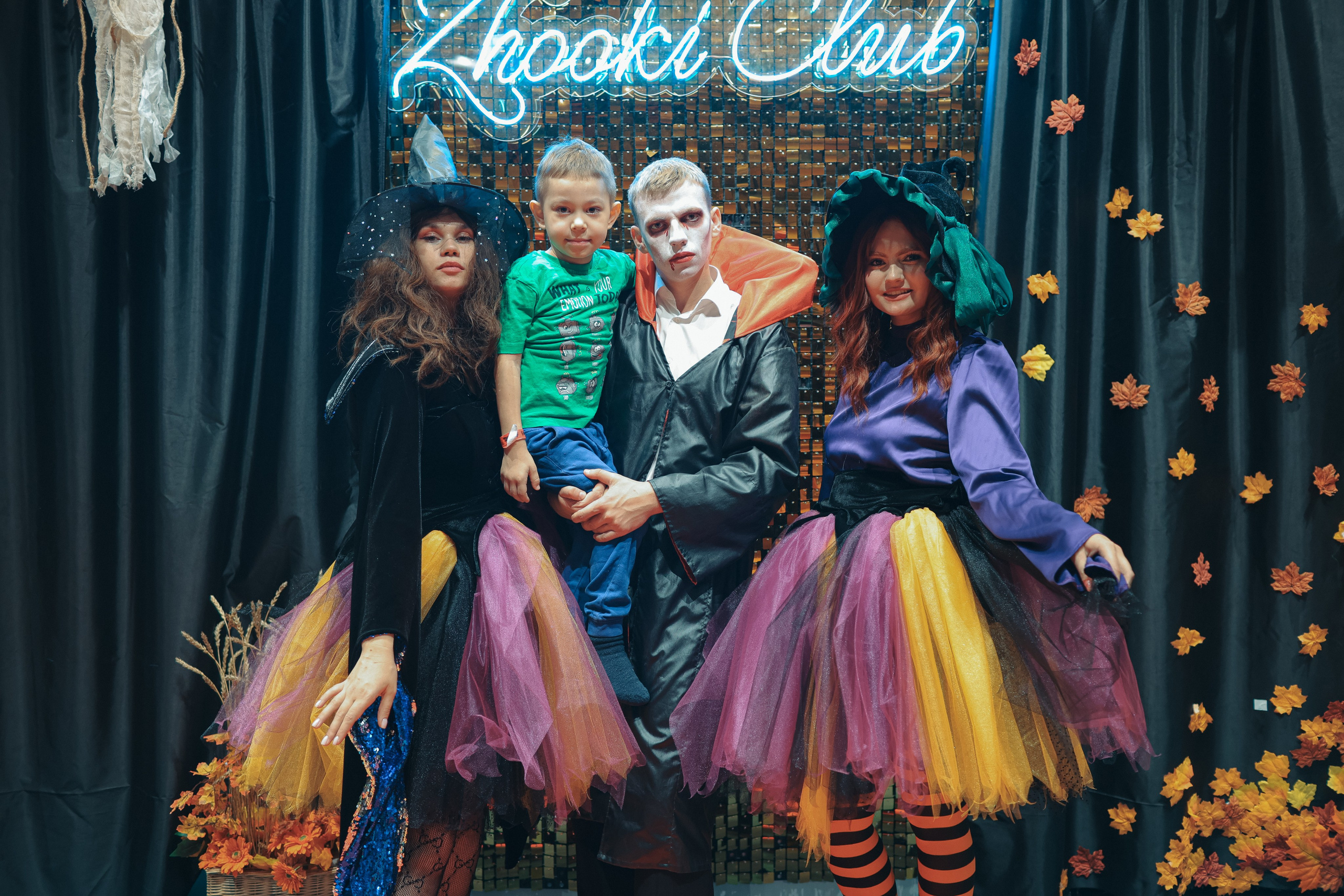 02.11 Halloween в Zhooki Park. Команда специалистов в мире фотографии и видео. Детский фотограф, семейный фотограф