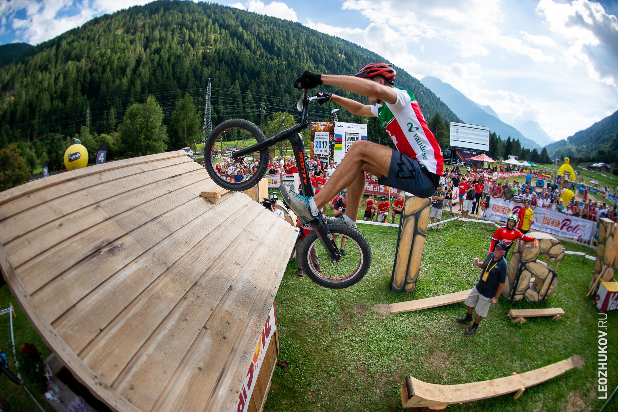 UCI Trials World Championships 2016 — finals. Sports photographer Leonid Zhukov