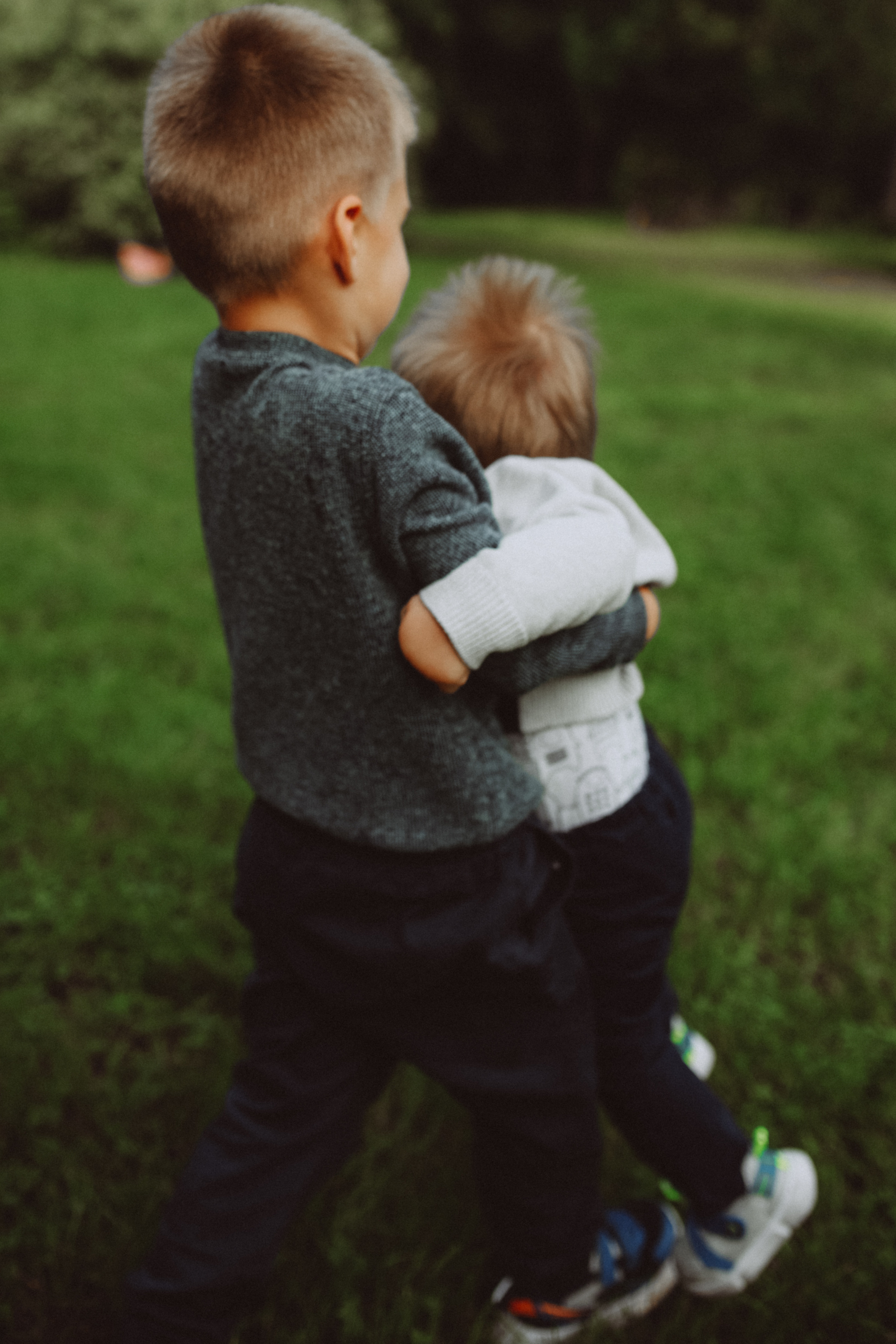 Дима, Аля и малыши Тимофей с Даней. Семейный фотограф в Москве и Люберцах Юлия Гуськова