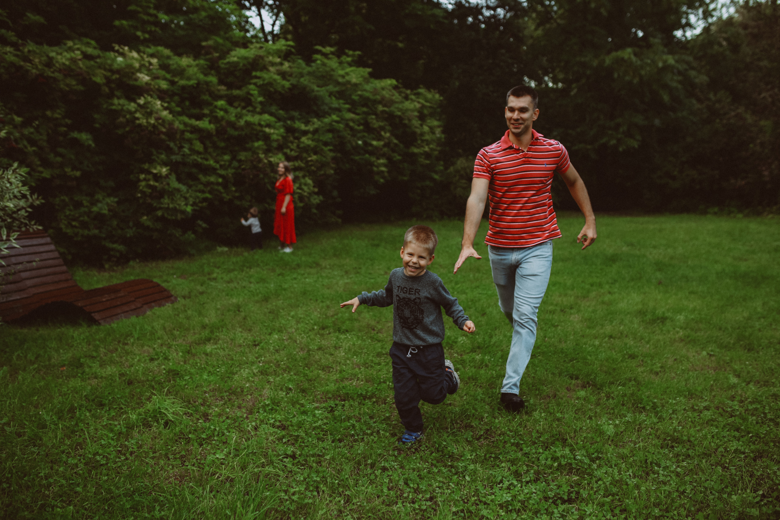 Дима, Аля и малыши Тимофей с Даней. Семейный фотограф в Москве и Люберцах Юлия Гуськова