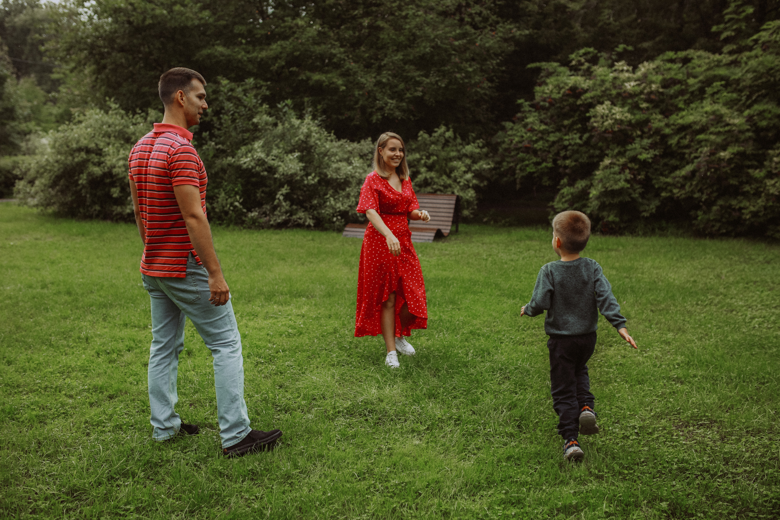 Дима, Аля и малыши Тимофей с Даней. Семейный фотограф в Москве и Люберцах Юлия Гуськова