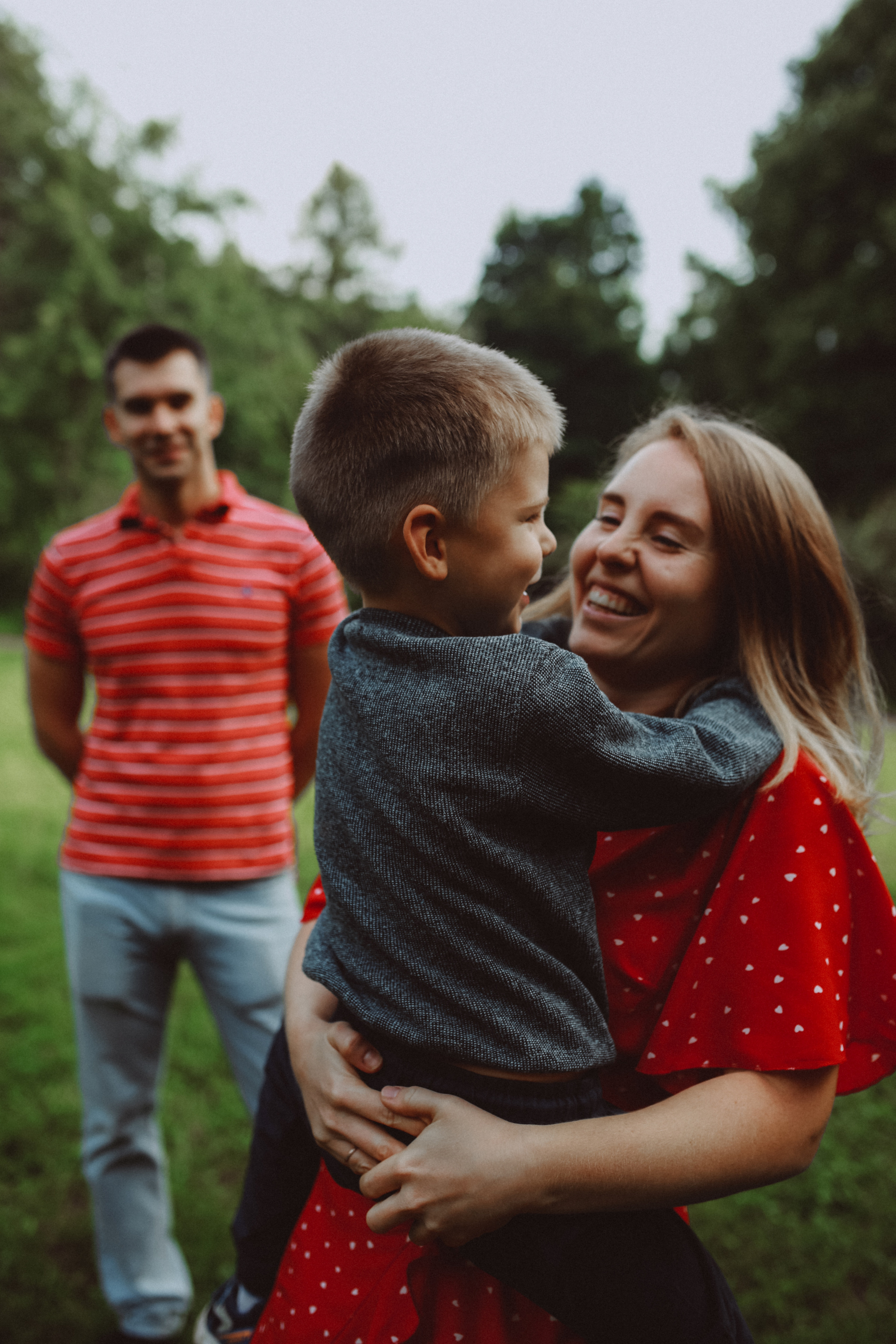 Дима, Аля и малыши Тимофей с Даней. Семейный фотограф в Москве и Люберцах Юлия Гуськова