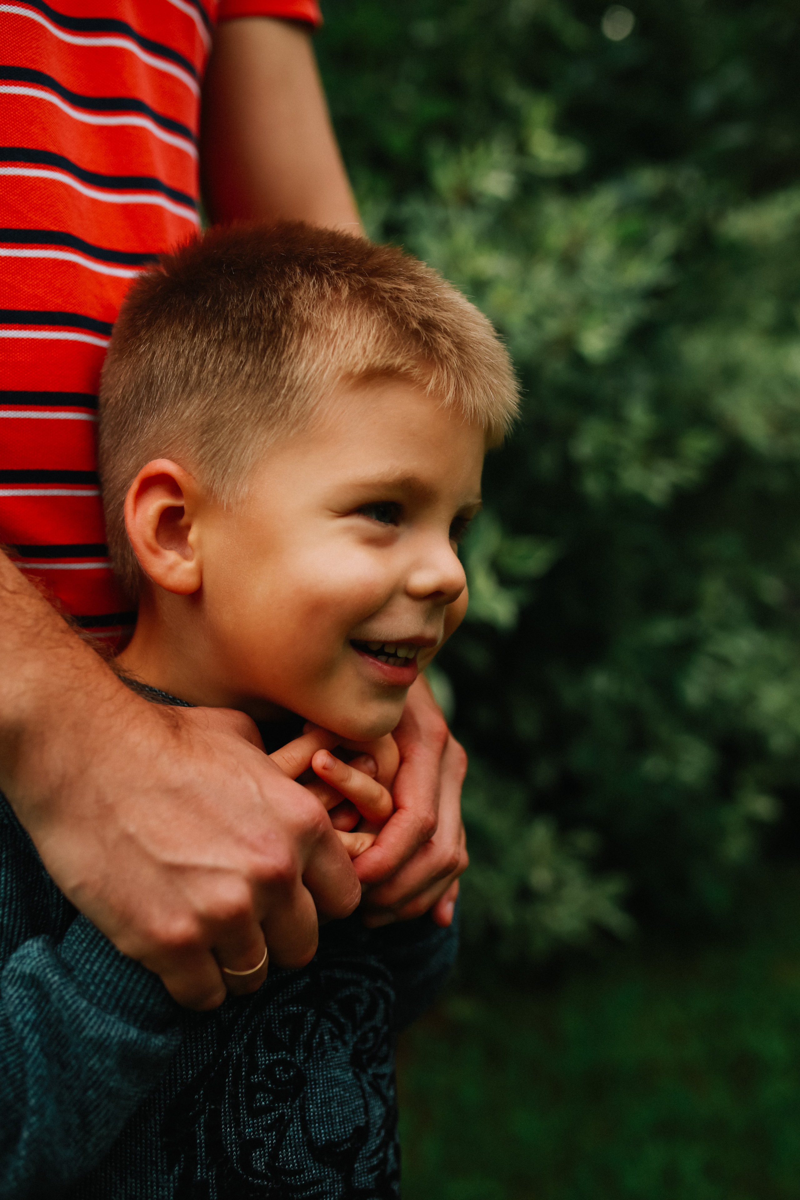 Дима, Аля и малыши Тимофей с Даней. Семейный фотограф в Москве и Люберцах Юлия Гуськова
