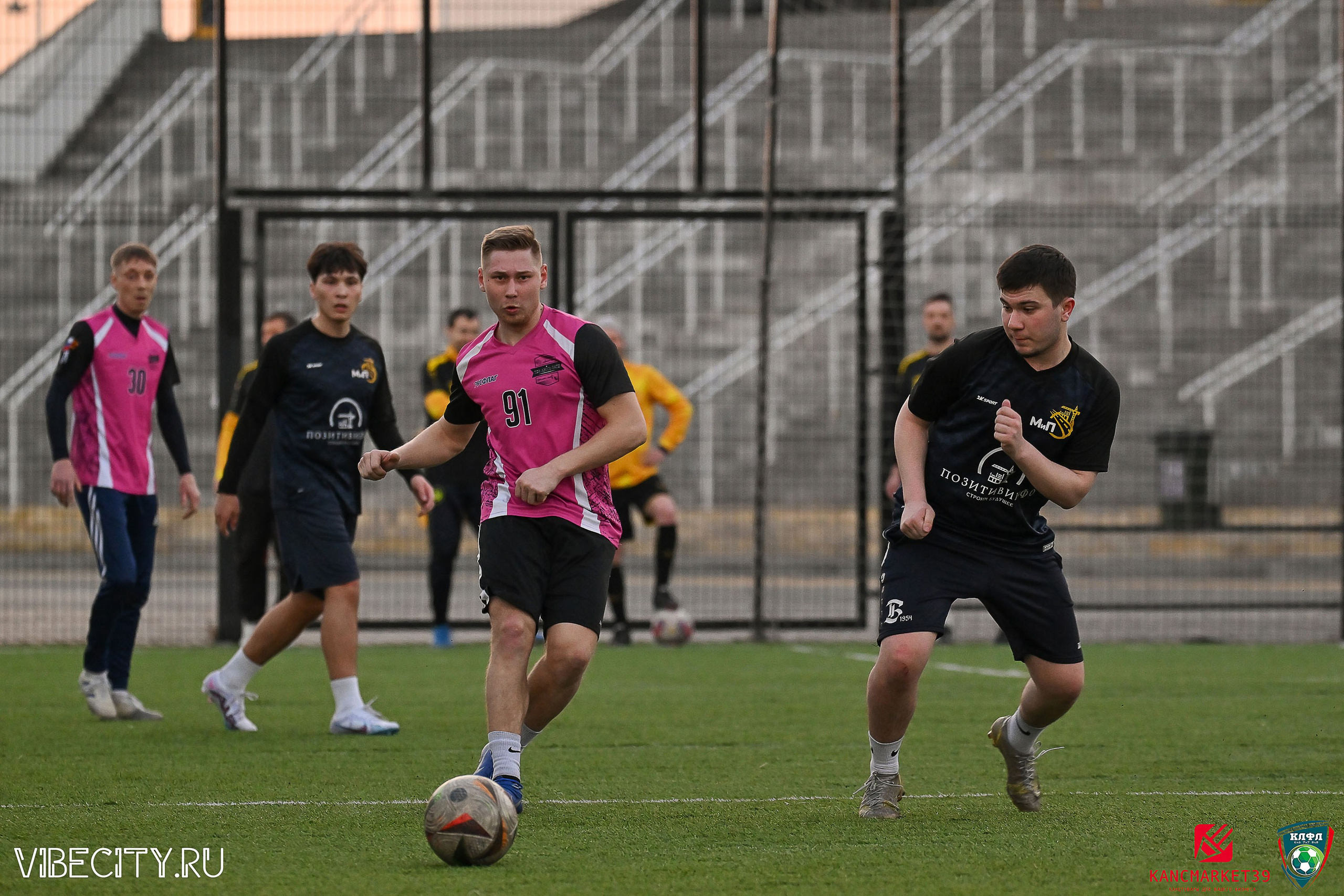 XX ЧЕМПИОНАТ КАЛИНИНГРАДСКОЙ ЛФЛ КАНЦМАРКЕТ39 сезона 2024–2025 гг. VIBECITY.RU Вайб Сити Ру Фоторепортажи Фотоотчеты Калининград