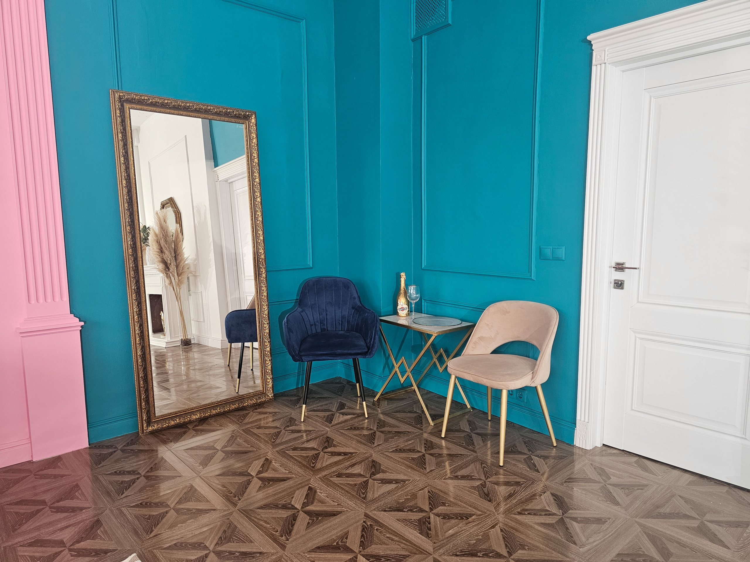 ЗАЛ ВRАND — просторный 80 м² светлый зал фотостудии с циклорамой в Москве. TRANSFORM.STUDIO | ЛОФТ И ФОТОСТУДИЯ ТРАНСФОРМ СТУДИО | ПРОДАКШЕН | АРХИТЕКТОР БРЕНДА: ФОТОГРАФ | ИМИДЖМЕЙКЕР| СТИЛИСТ МОСКВА