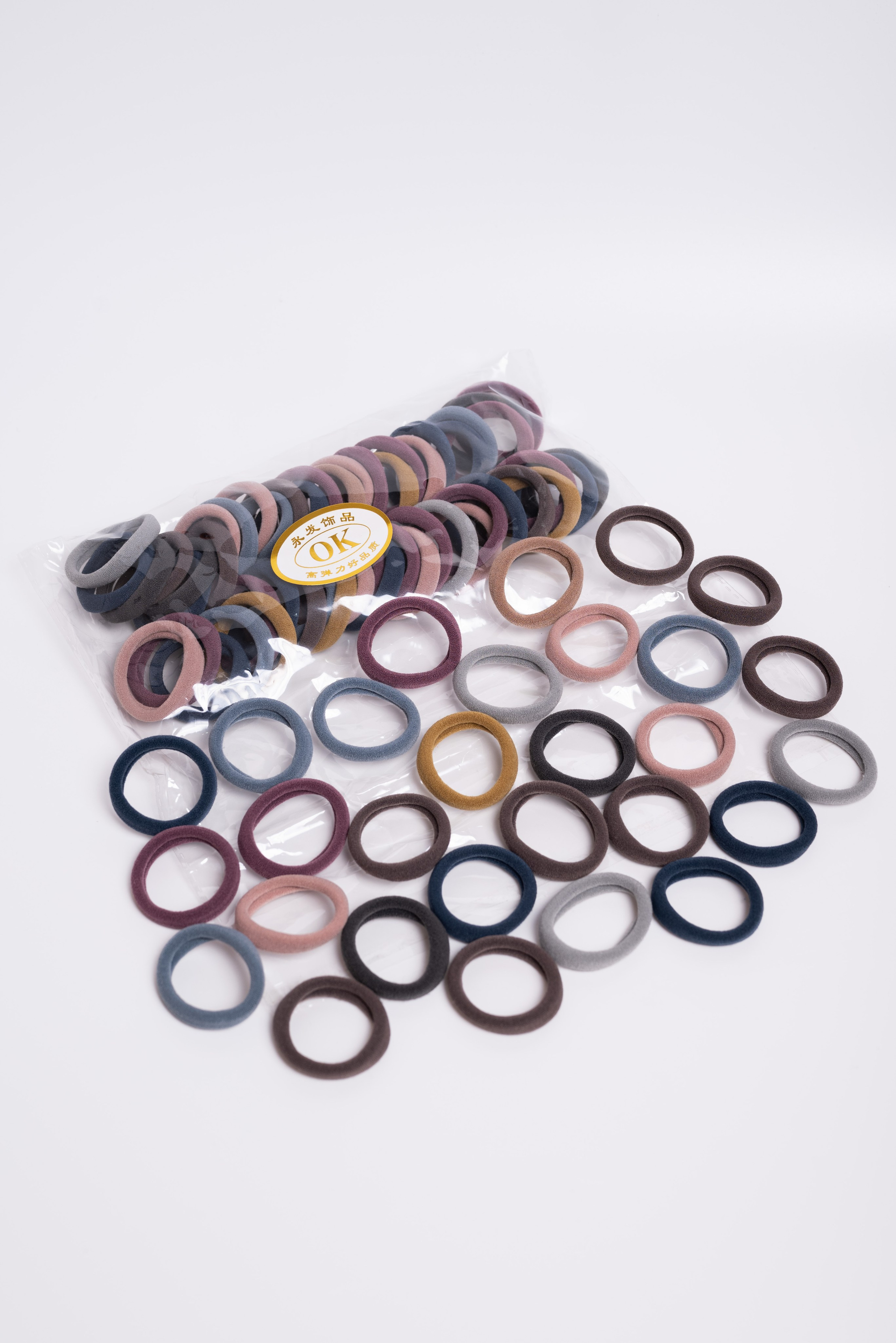 Резинки для волос. Предметный фотограф, фото для маркетплейсов Пятигорск, КМВ