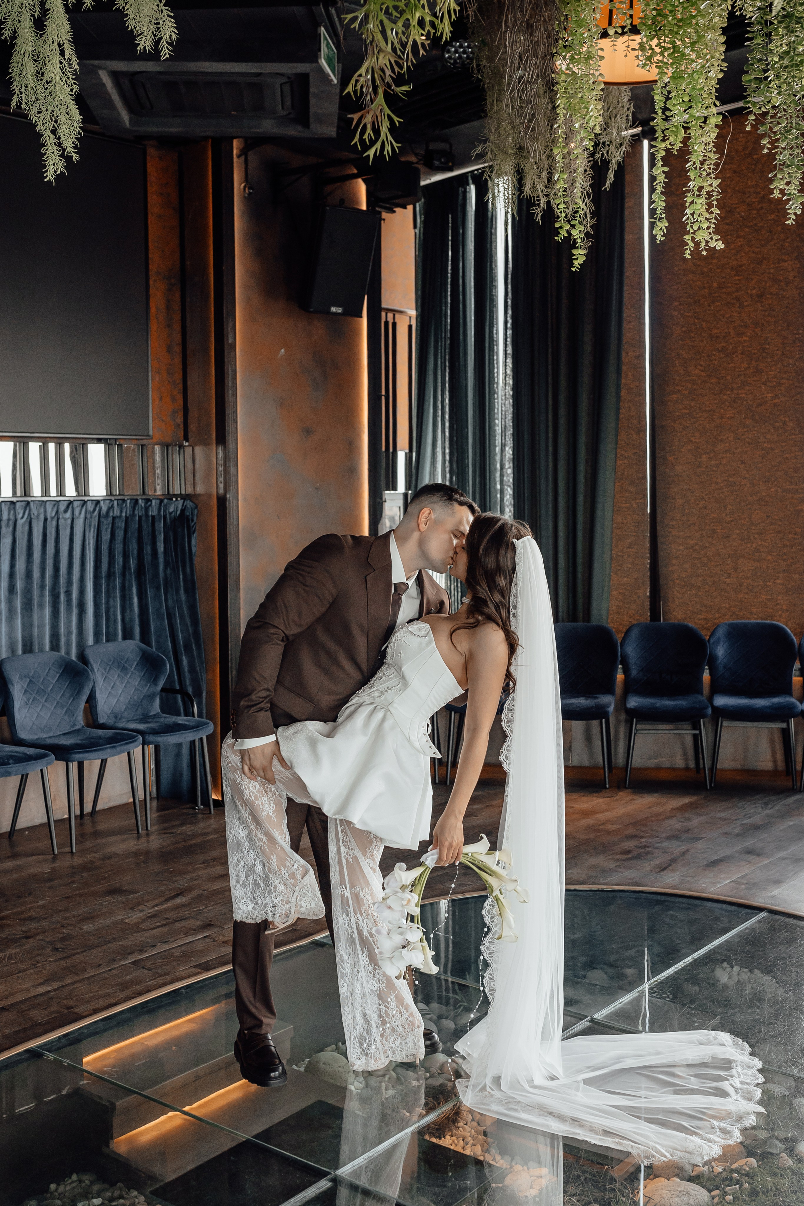 Регистрация брака и свадебная фотосессия в ресторане Birds башня Око Москва Сити