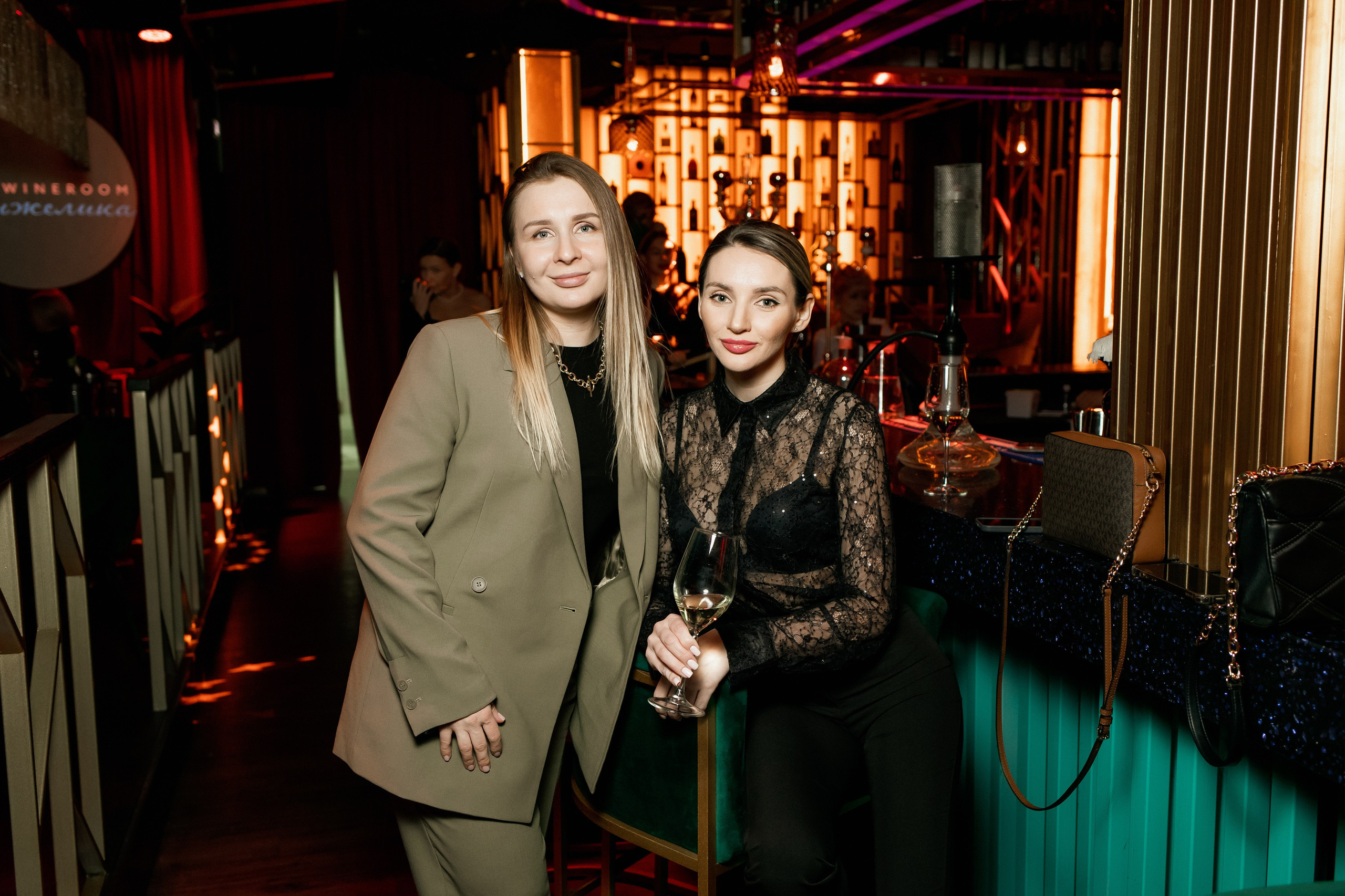 YANA URBAN: сольный концерт в «Анжелика Wineroom». СВОИ. ФОТООТЧЕТЫ-СОБЫТИЯ-МЕСТА