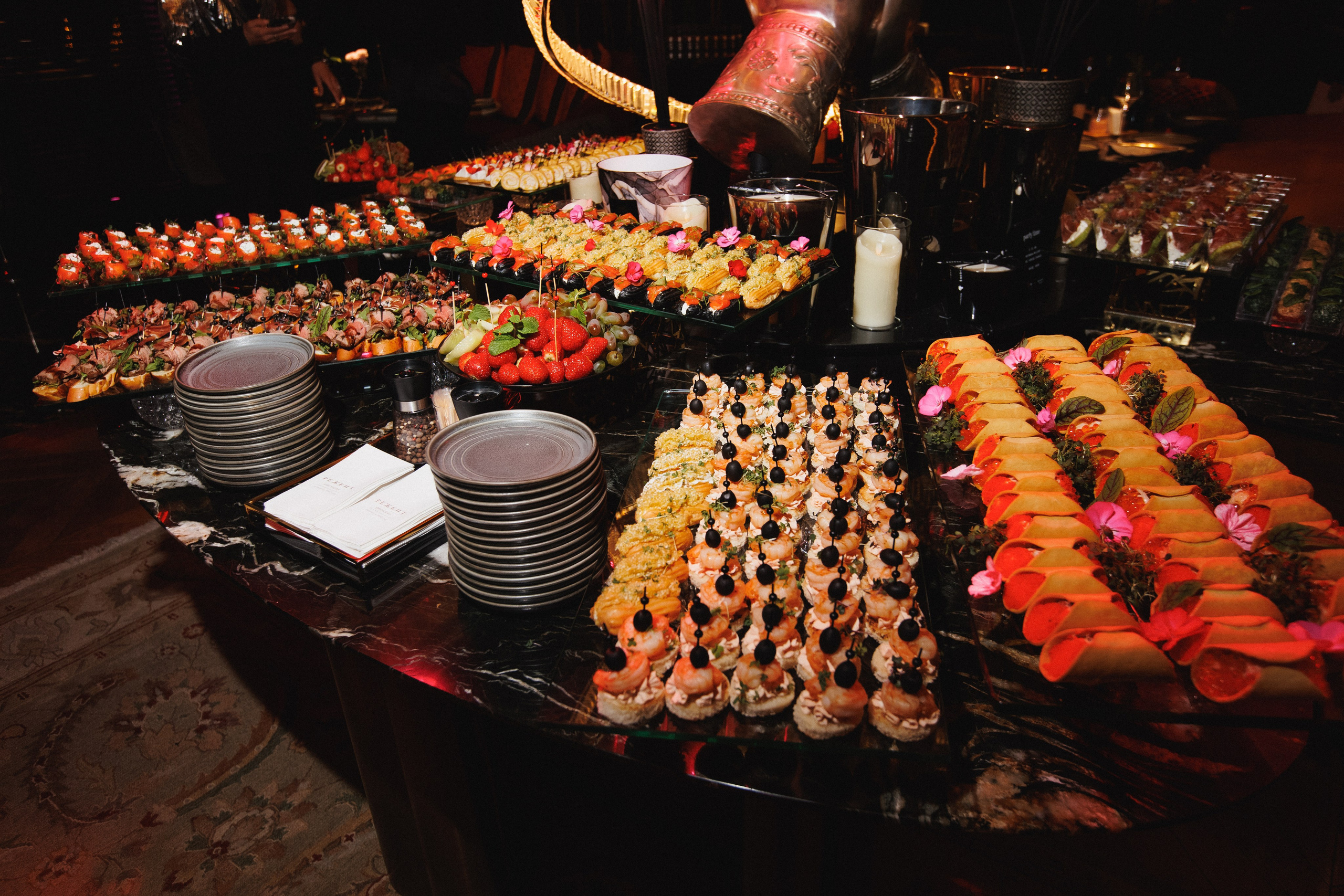 B.DAY PARTY ЖУРНАЛА •G. СВОИ. ФОТООТЧЕТЫ-СОБЫТИЯ-МЕСТА