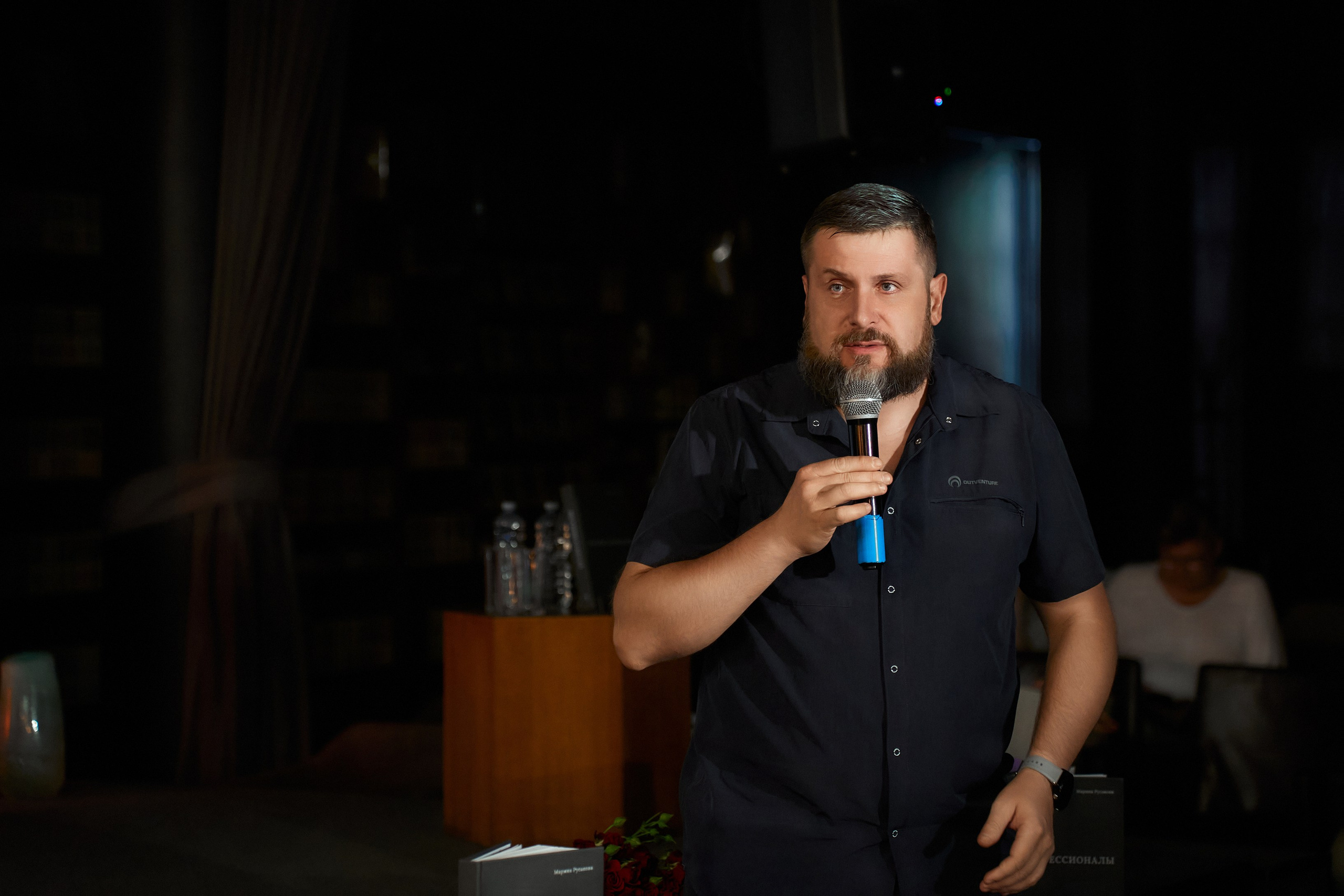 Презентация книги «Профессионалы» в Московском доме книги на Арбате. Александр Падежов — фотограф в Москве | Репортаж, бизнес, студия, свадьбы, семья