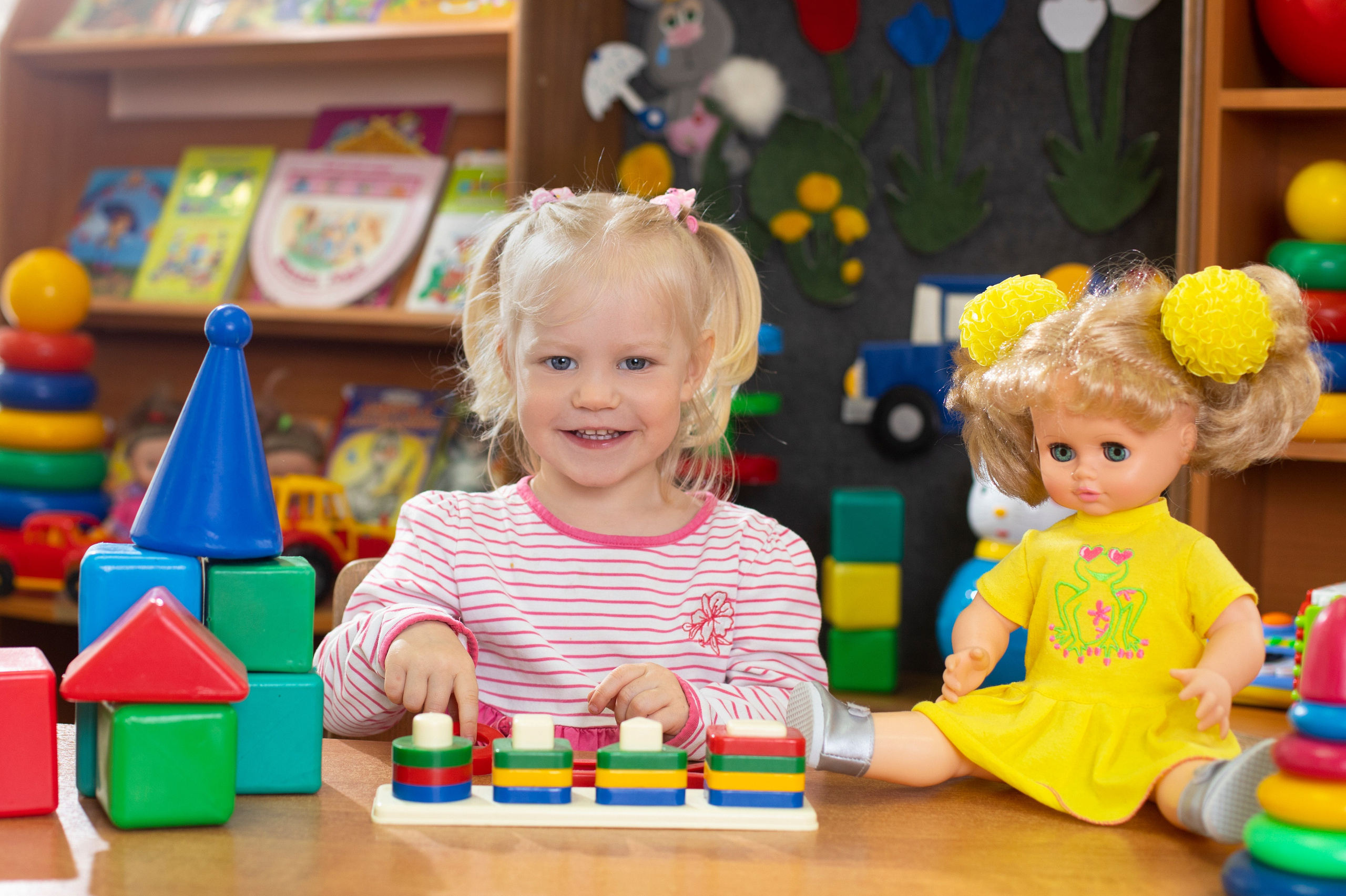 Один день в детском саду. ВЫПУСКНЫЕ АЛЬБОМЫ для детского сада и школы Санкт-Петербург и Лен. область