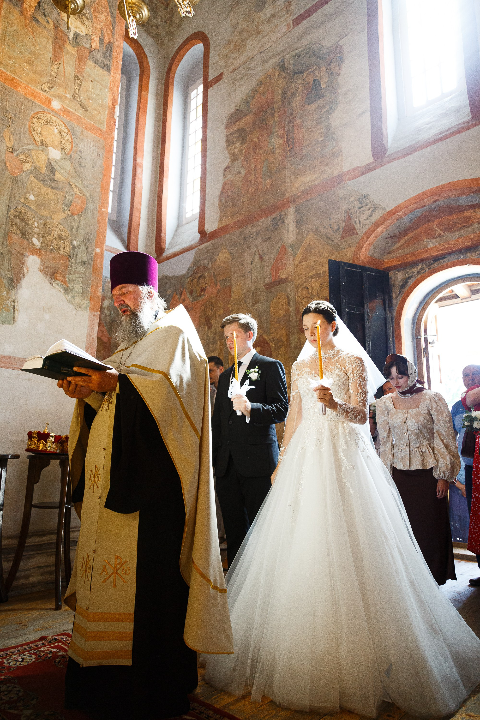 Венчание в Больших Вязёмах: фотограф в Преображенском храме | Запечатлейте свою любовь