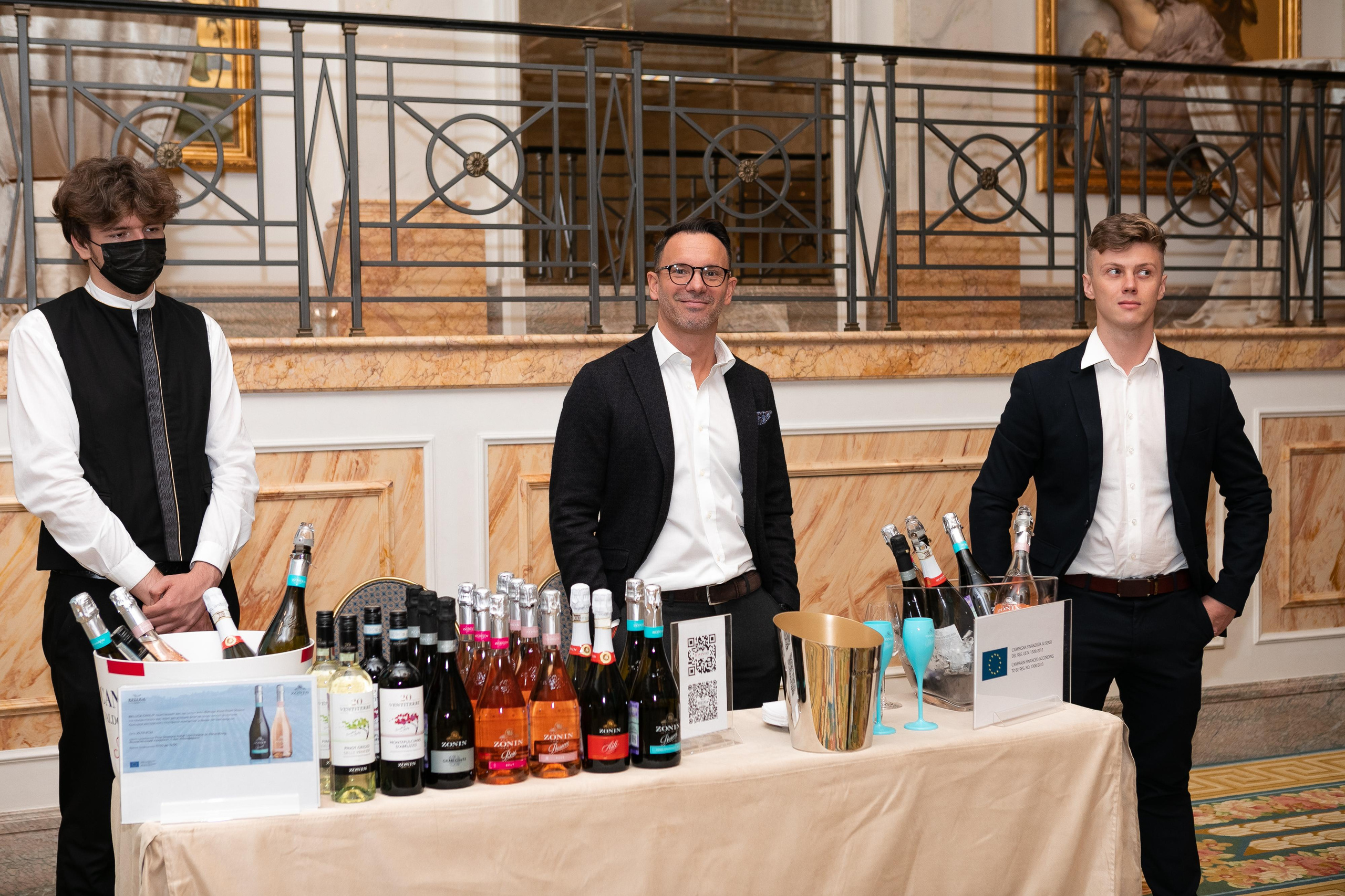 Репортажная фотосъемка дня рождения в ресторане, на теплоходе. Семейный и свадебный фотограф в Санкт-Петербурге Таша Семёнова