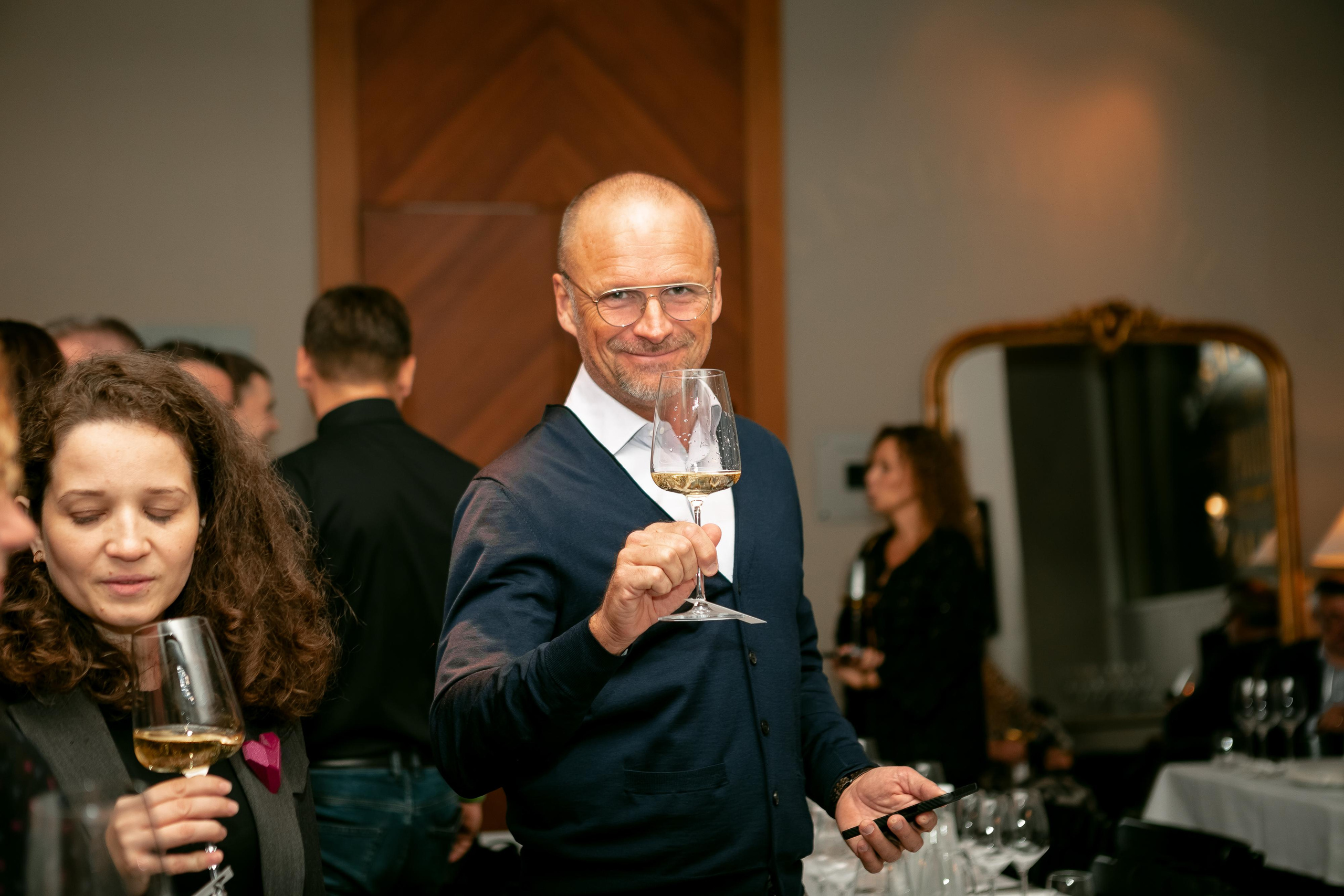 Репортажная фотосъемка дня рождения в ресторане, на теплоходе. Семейный и свадебный фотограф в Санкт-Петербурге Таша Семёнова