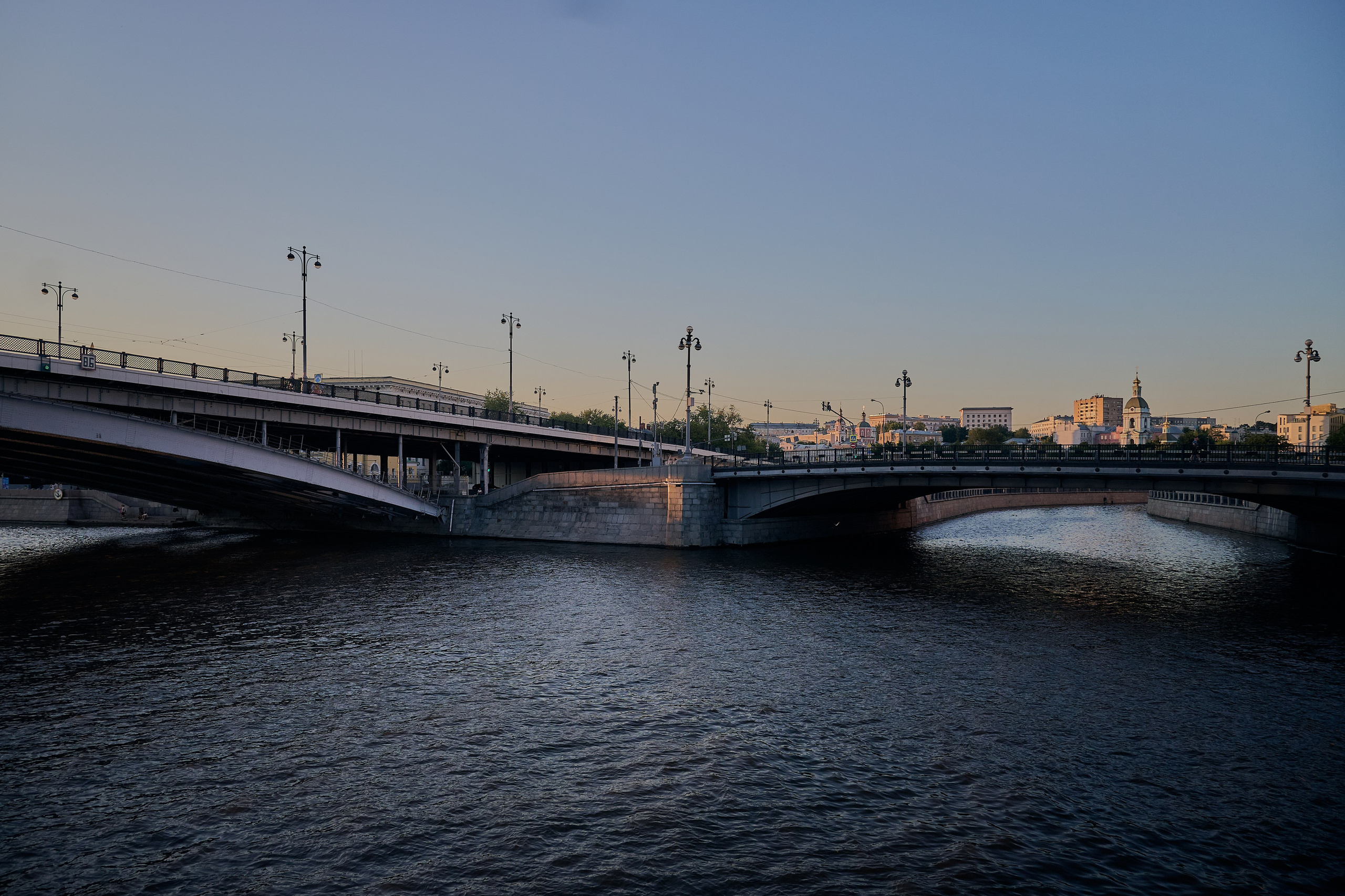Прогулка на кораблике по Москва-реке. Фотограф Роман Адлер