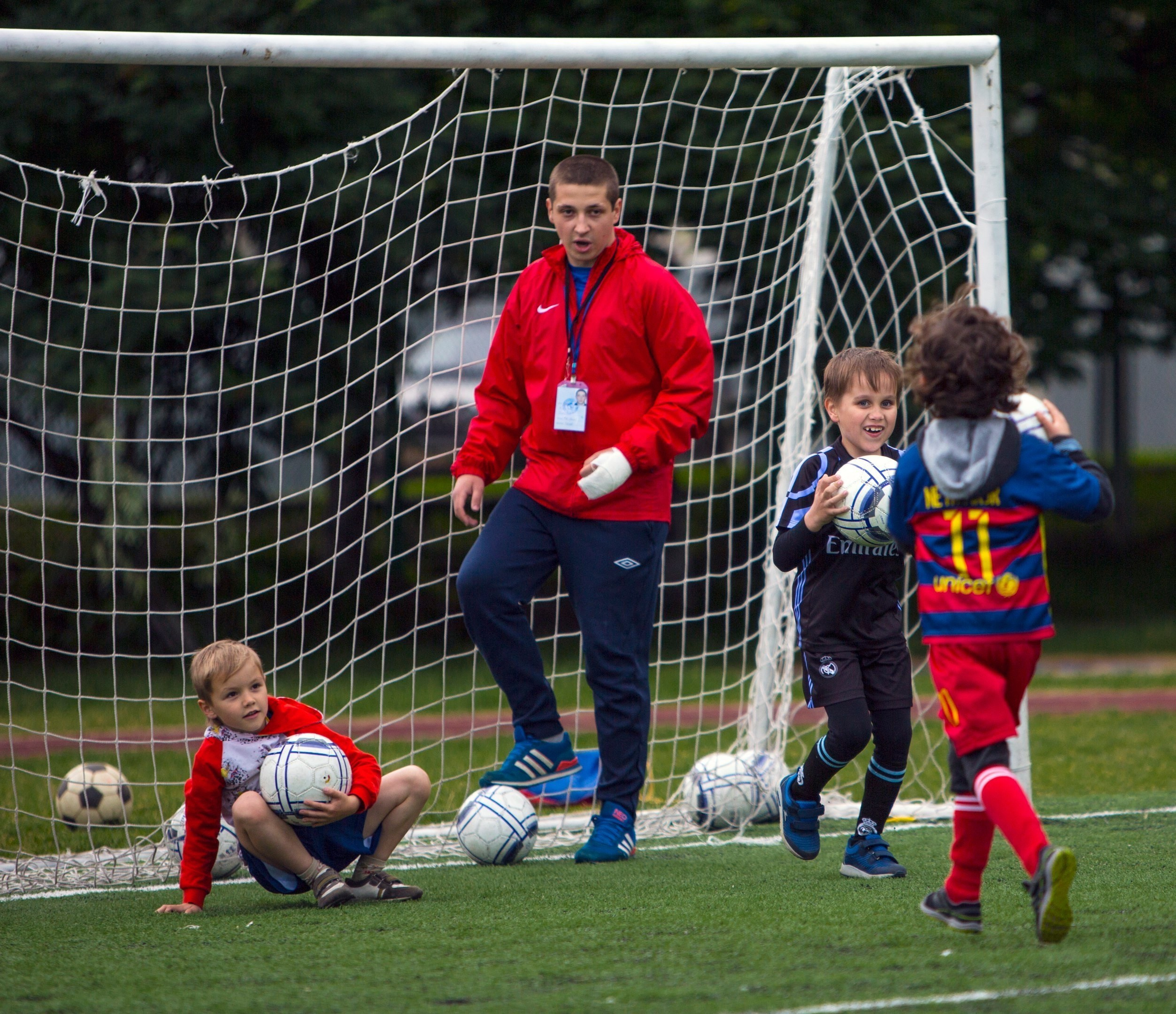 Футбольная школа «Юниор». Выпускные альбомы и школьный фотограф в Подольске, Троицке, Щербинке, Москве и Московской области