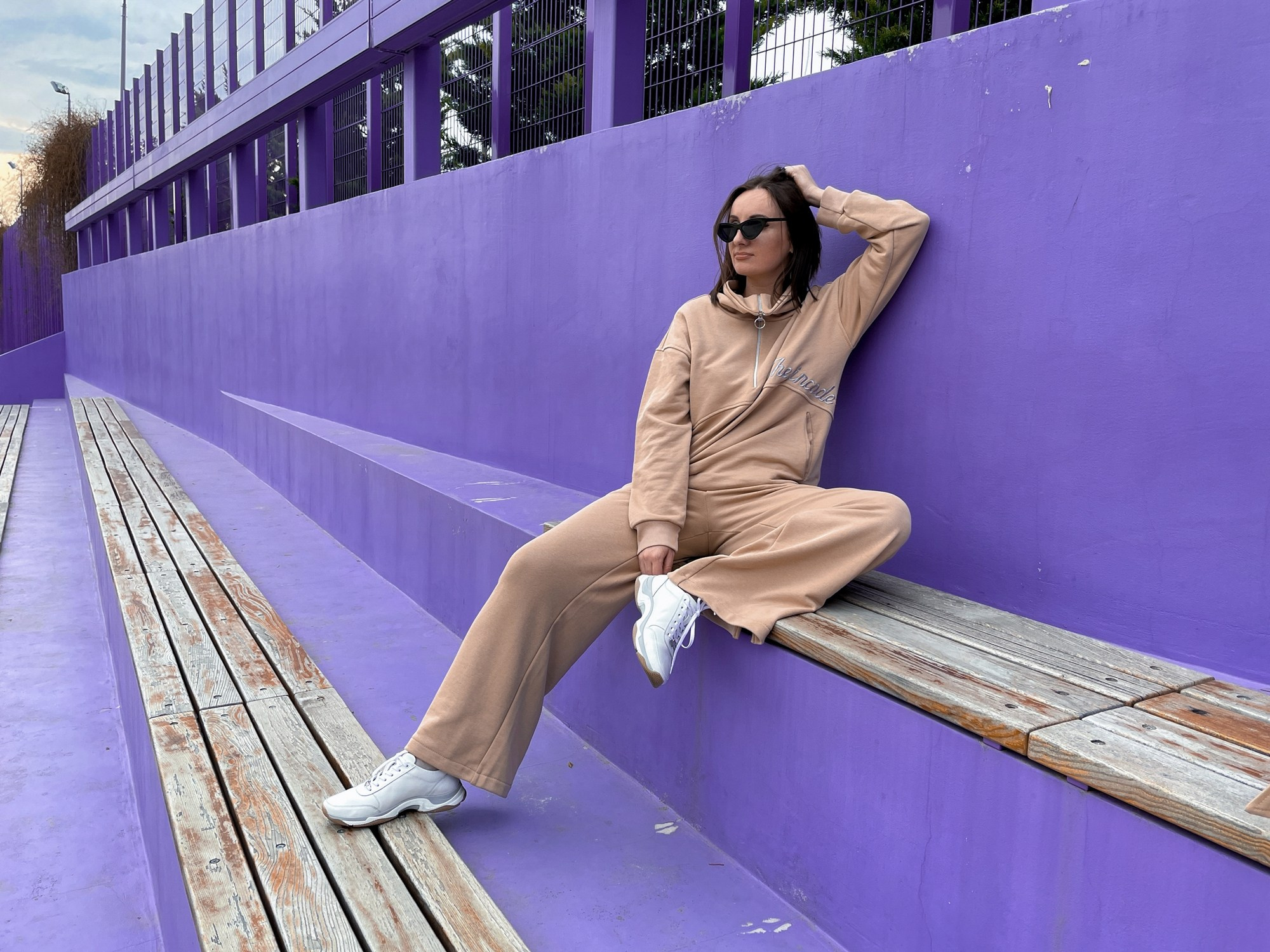 Уличная фотосъемка для контента на айфон. AI Фотограф Краснодар: мужские и женские фотосессии, стилизация съемки. Нейро-фотосессии онлайн