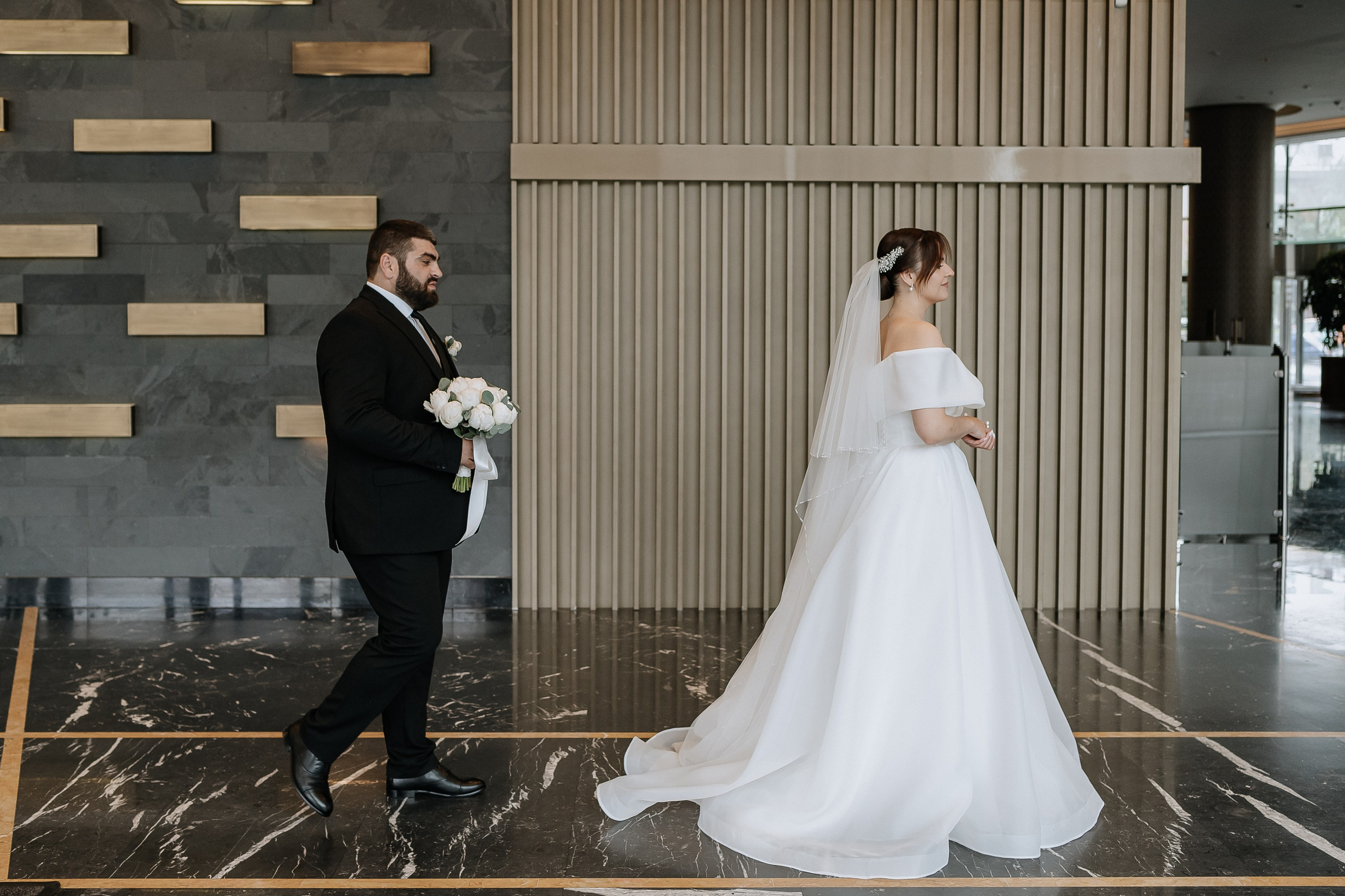 Свадебные сборы в Radisson Blu Olimpiyskiy. Свадебный фотограф Москва — Сергей и Татьяна