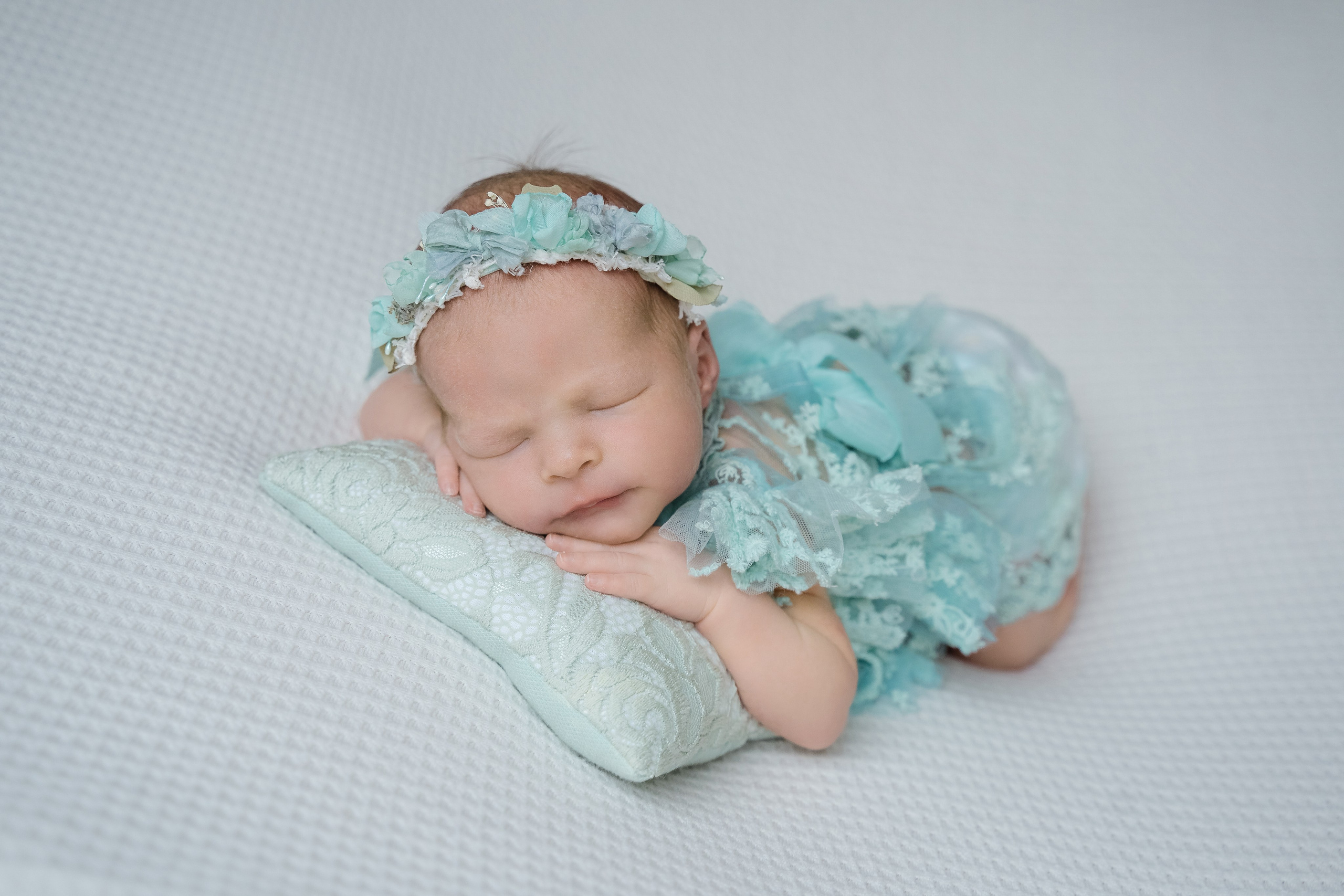Фотограф новорожденных в Москве с выездом на дом