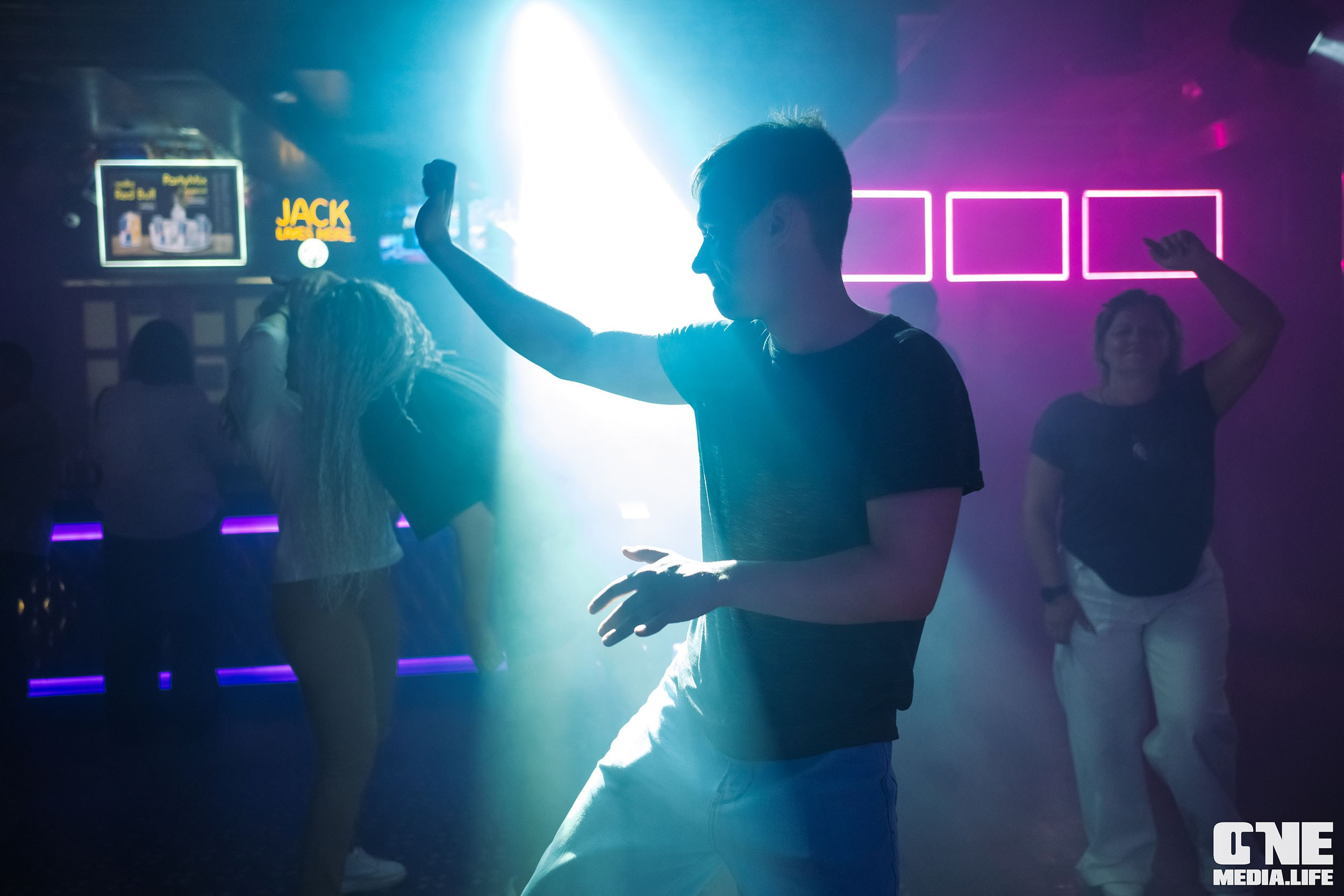 Фоторепортаж из караоке-клуба Эйфория. One Media Life: фоторепортажи, фотоотчеты с мероприятий и заведений