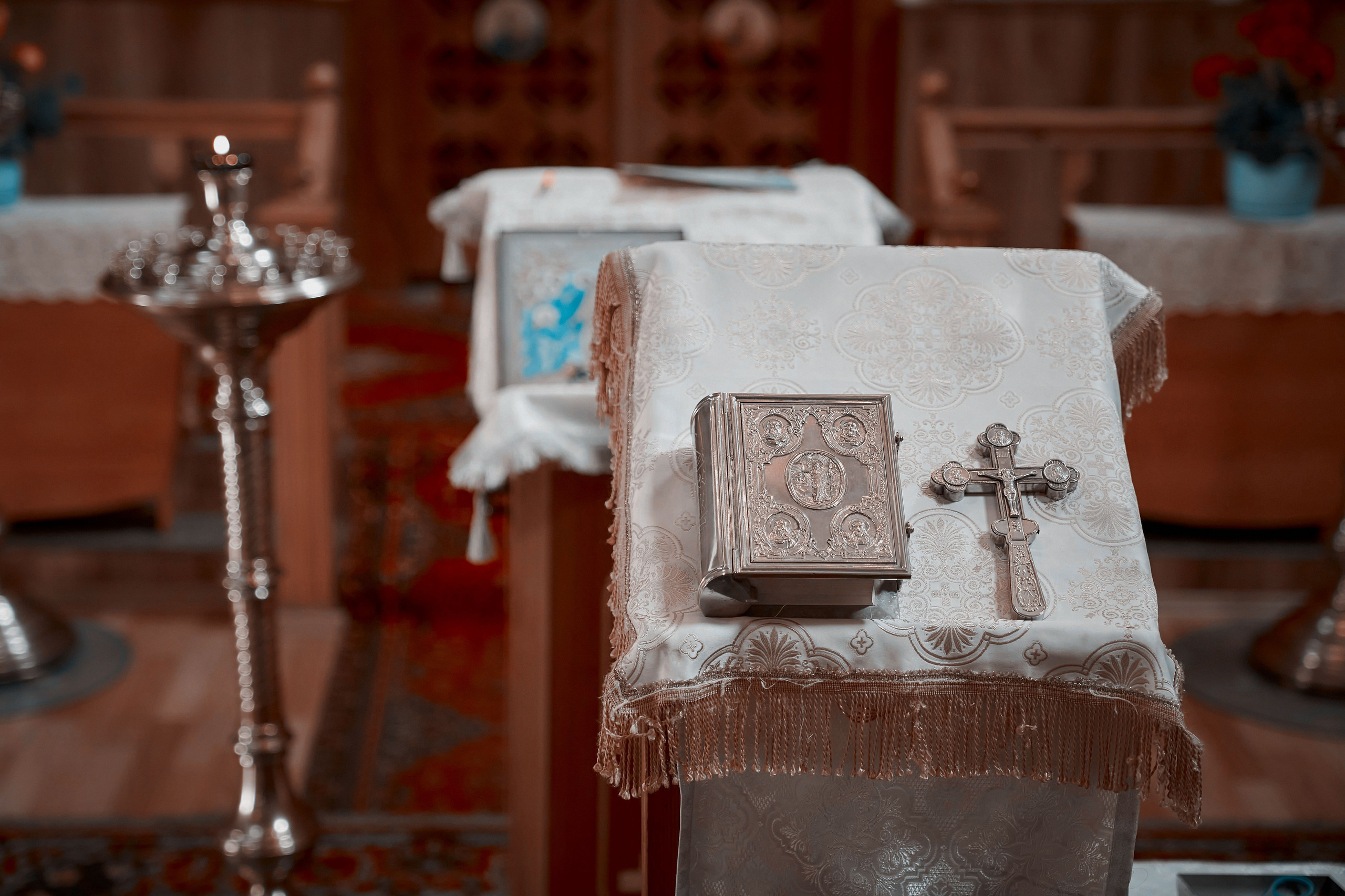 библия и крест