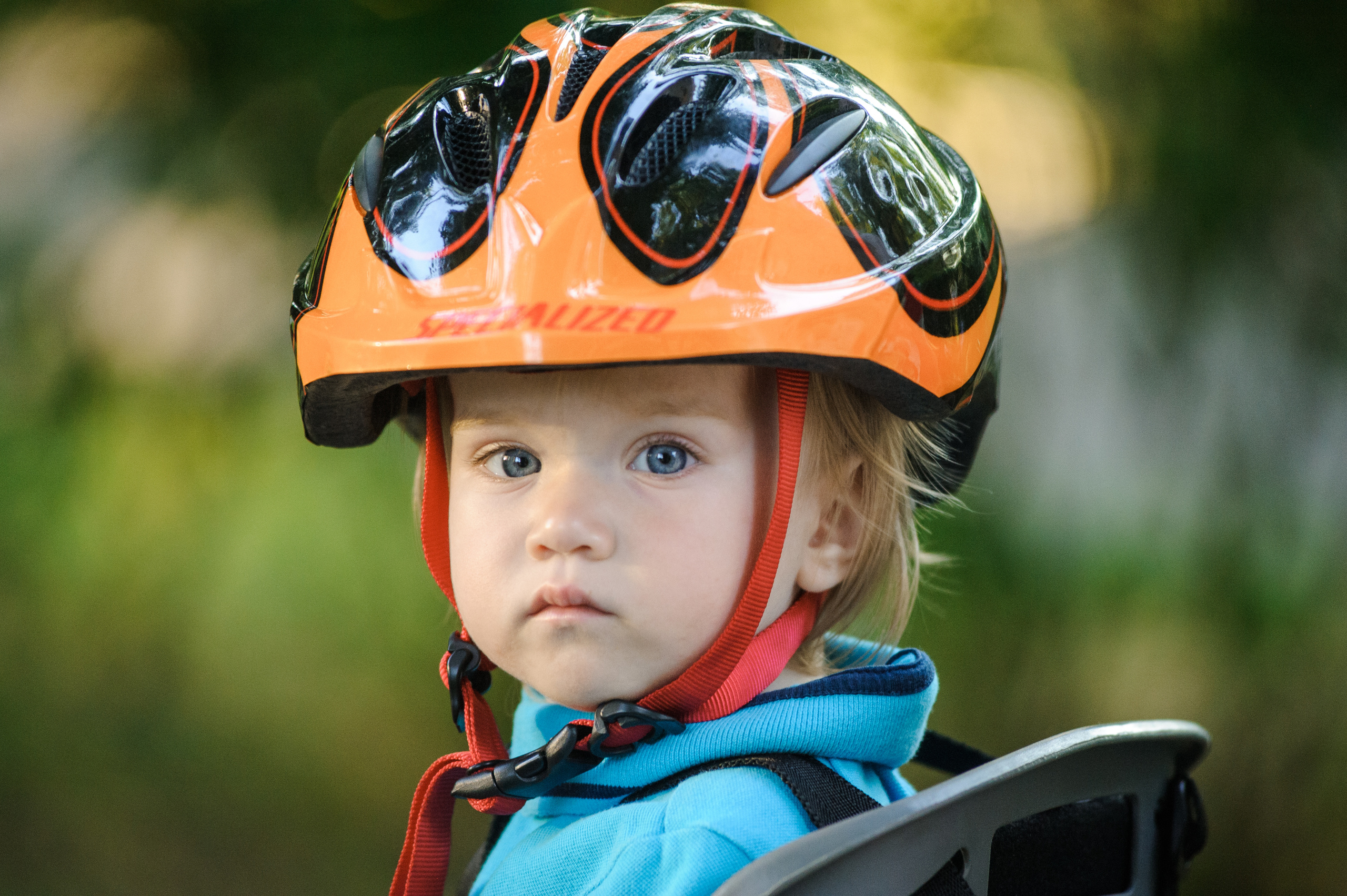 Спортивная семейная фотосессия в парке. Семейный фотограф в Москве Елена Снегирева