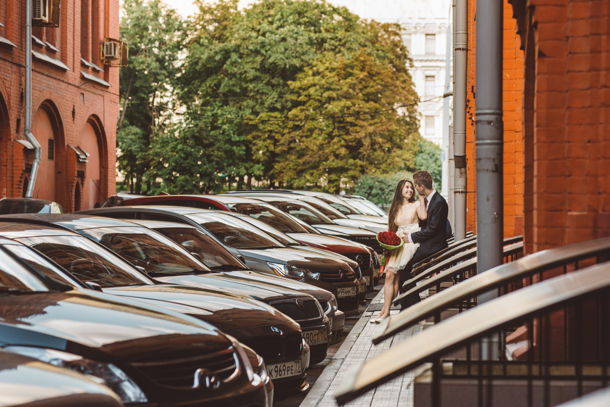 Свадебная фотосессия в центре Москвы. Семейный фотограф в Москве Елена Снегирева