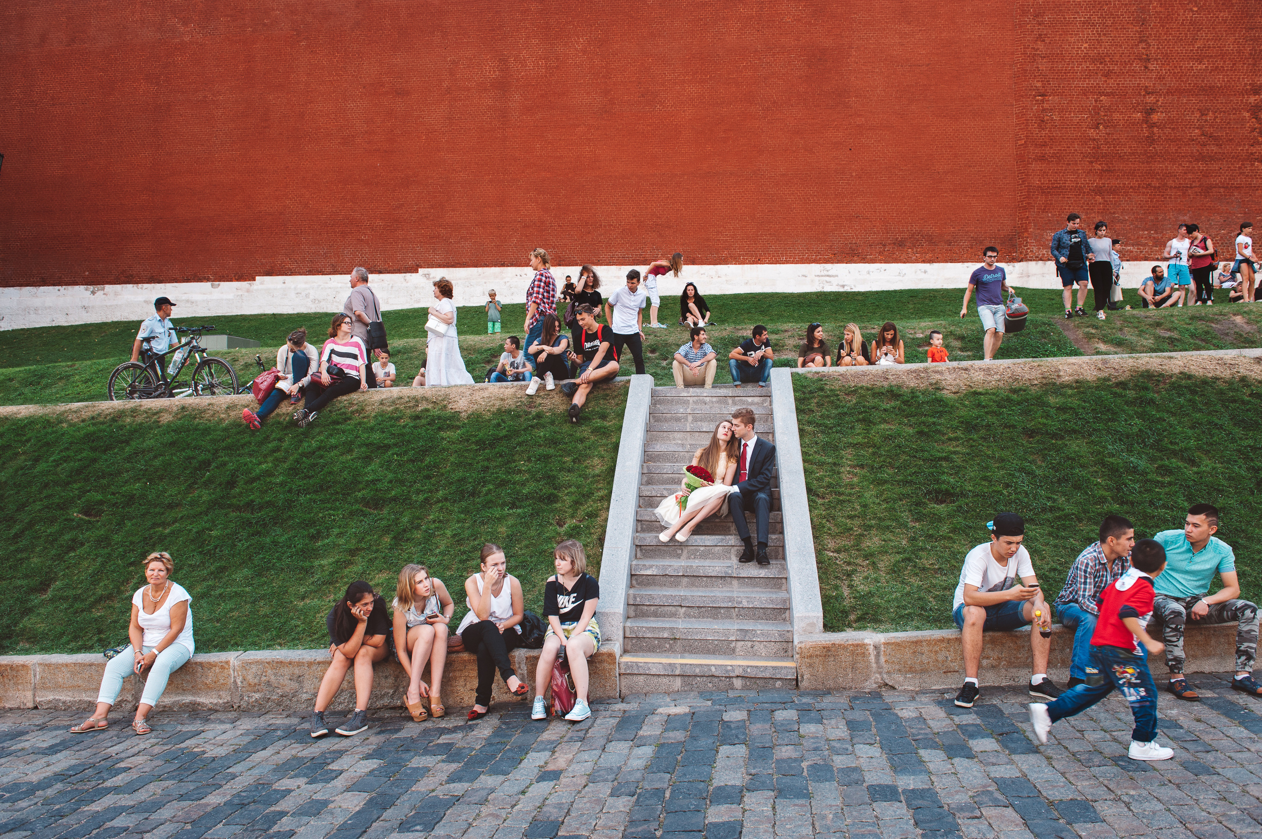 Свадебная фотосессия в центре Москвы. Семейный фотограф в Москве Елена Снегирева