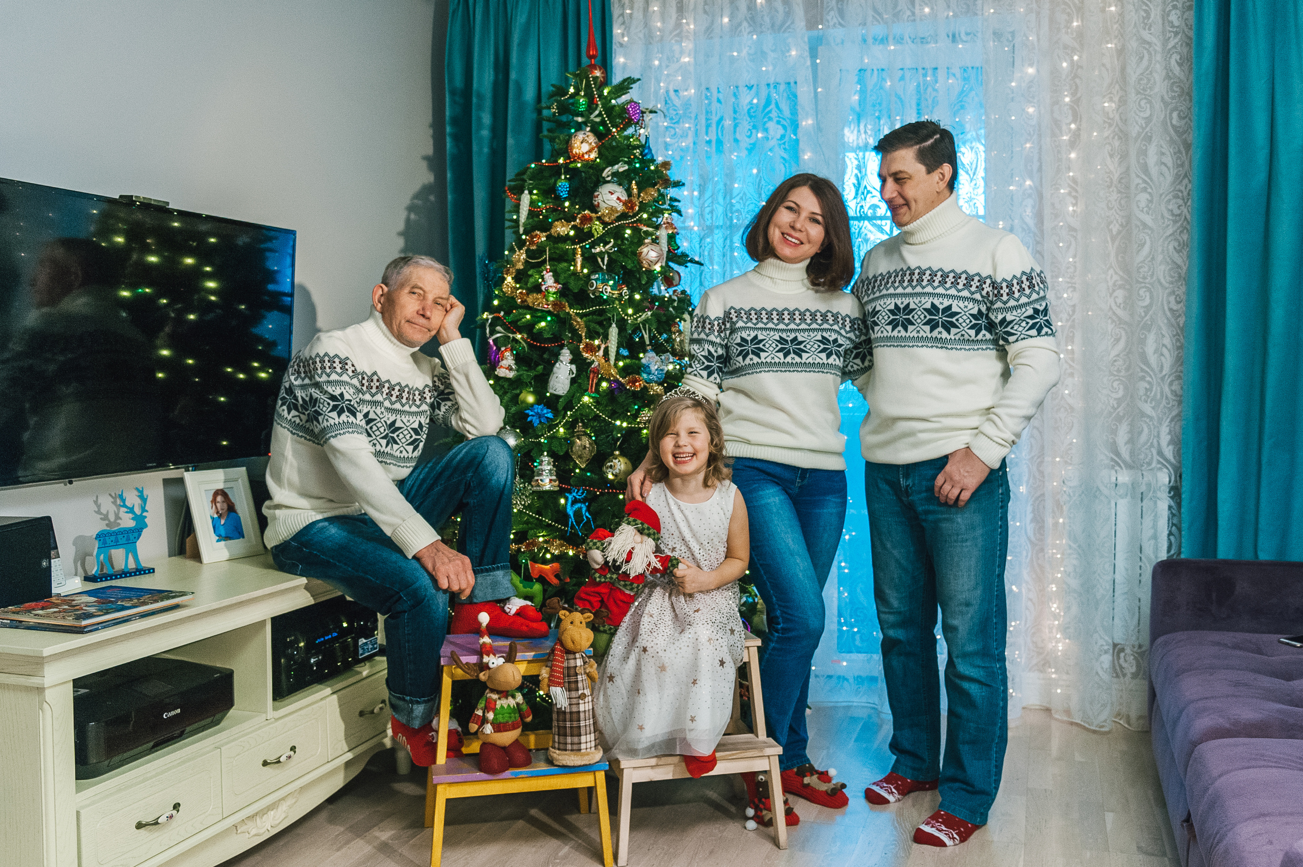 Семейная фотосессия дома на Новый год. Семейный фотограф в Москве Елена Снегирева