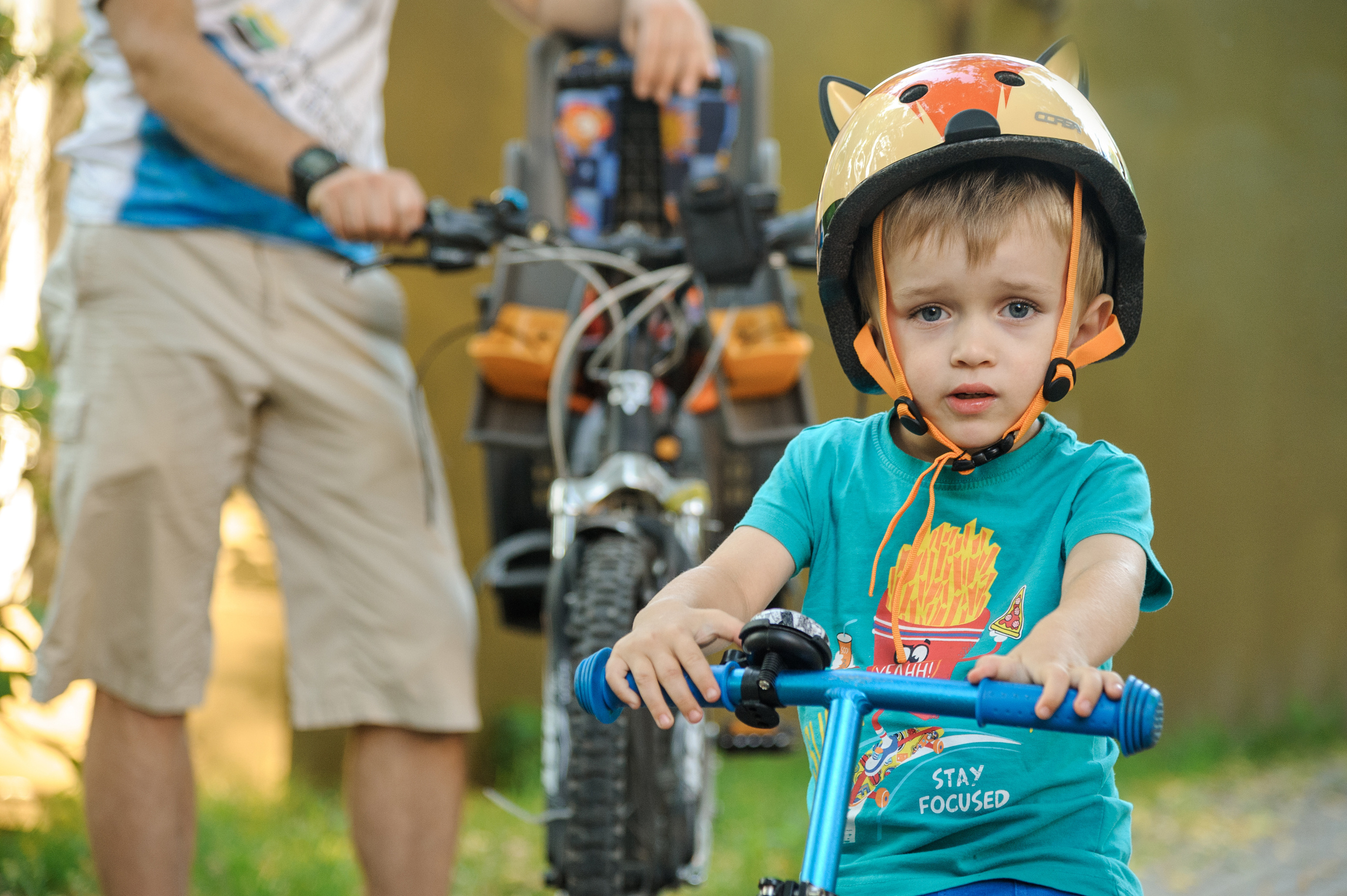 Спортивная семейная фотосессия в парке. Семейный фотограф в Москве Елена Снегирева