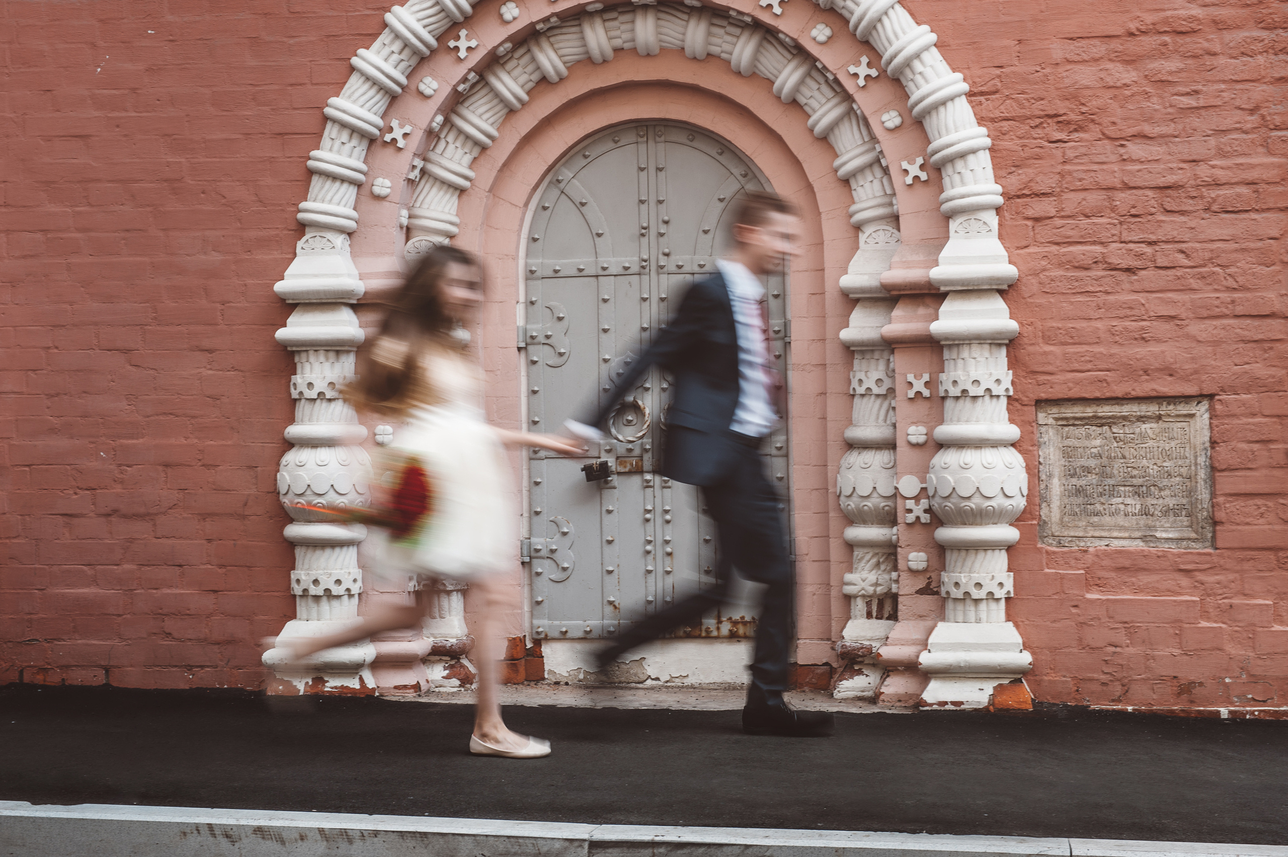 Свадебная фотосессия в центре Москвы. Семейный фотограф в Москве Елена Снегирева