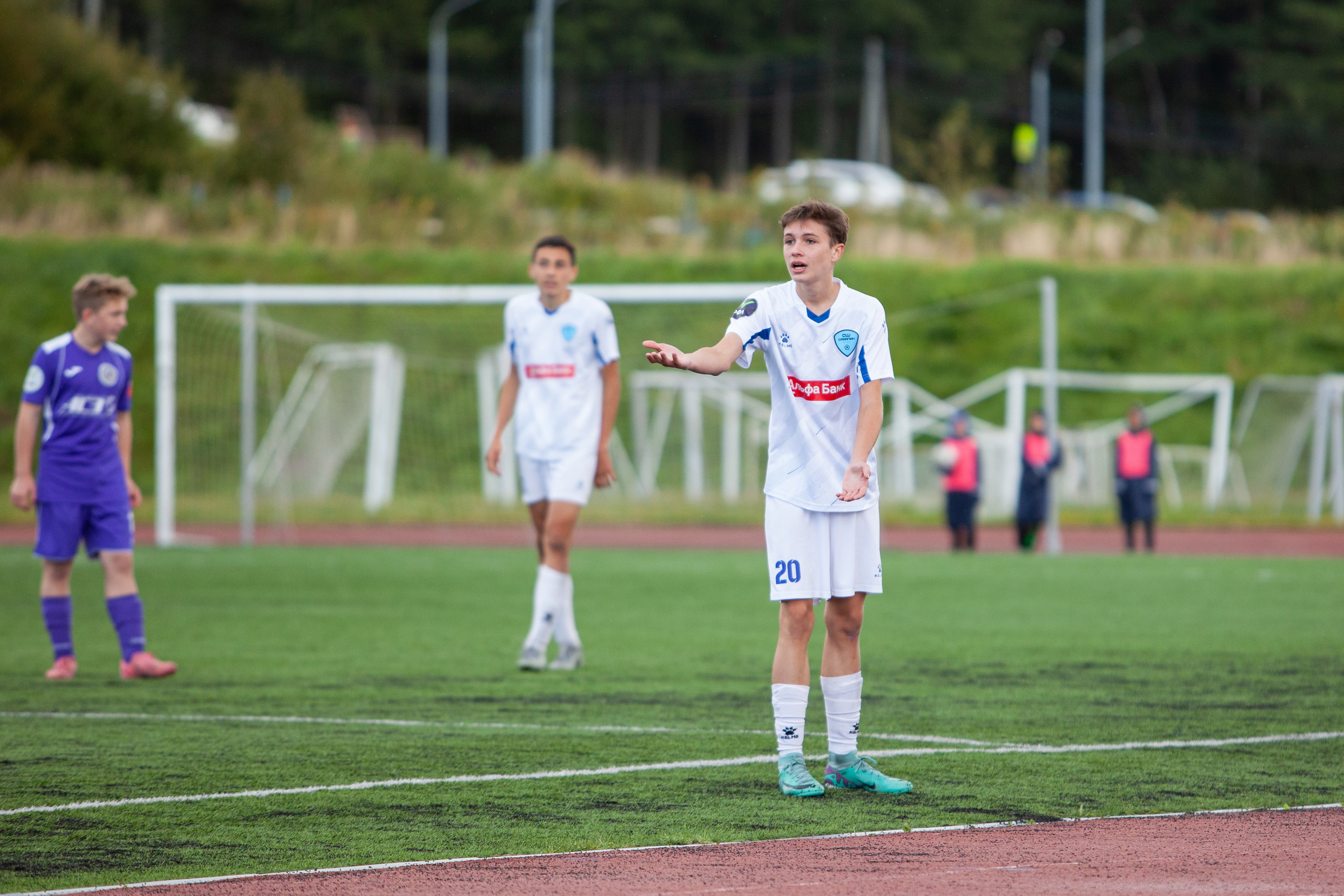 Матч юношеской футбольной лиги между командами СШ «Сахалин» и «СШОР № 1» (Комсомольск-на-Амуре). Кутузов Евгений Фотограф в Южно-Сахалинске