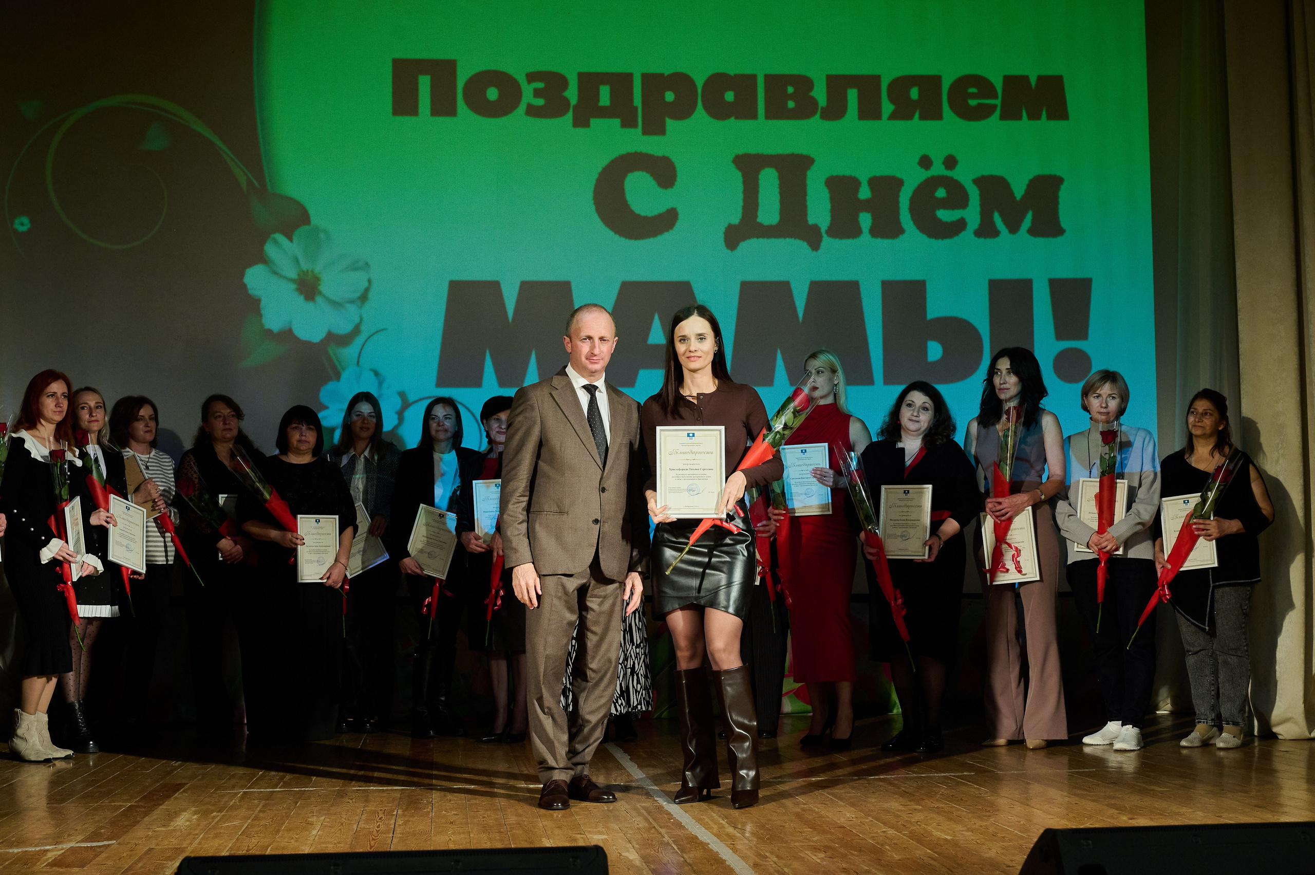 День матери Кабардинка. Жизнь курорта Кабардинка в фотографиях