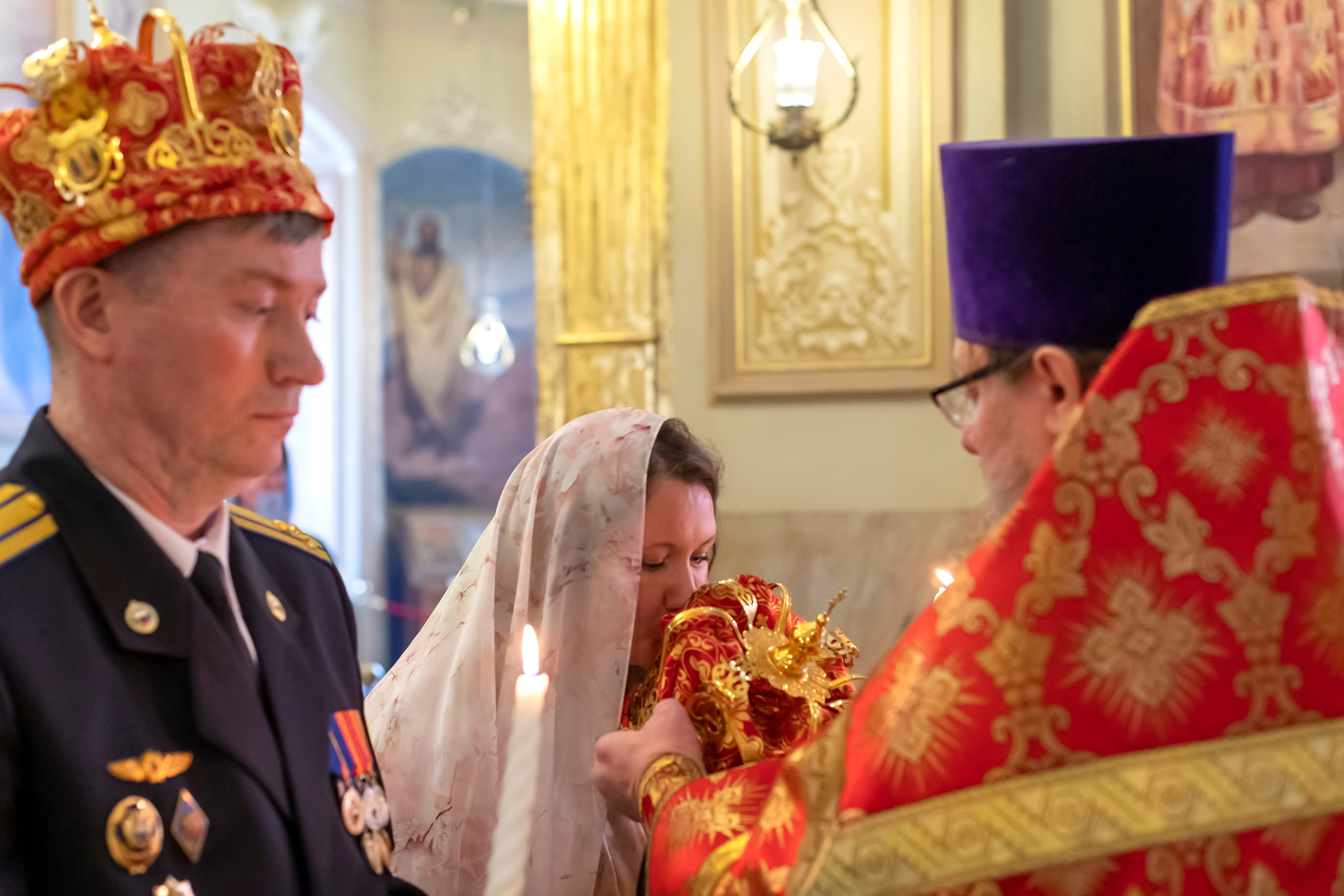 Венчание в храме Климента Папы Римского на Третьяковской. Свадебный и семейный фотограф в Москве Ирина Гончарова