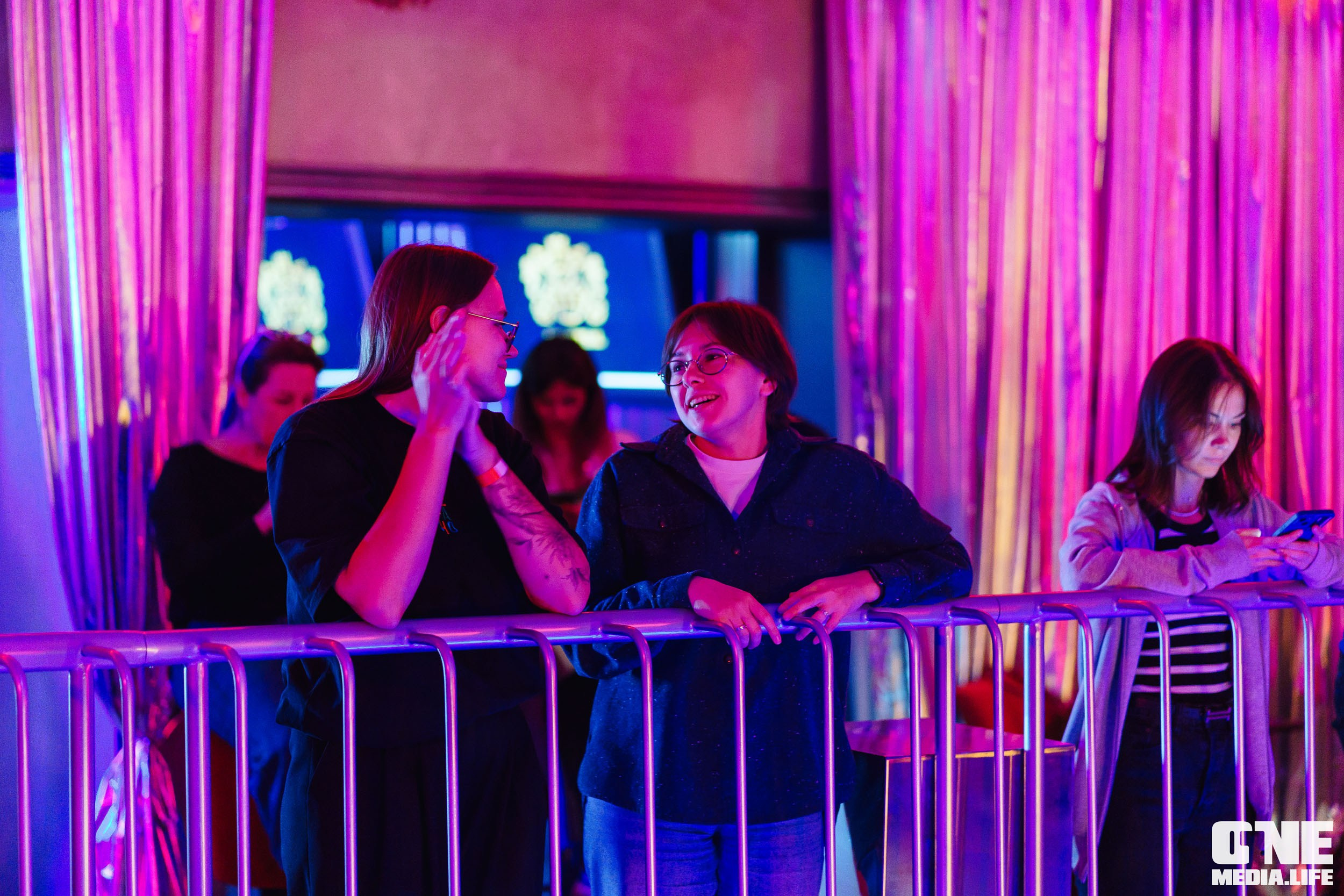 Фоторепортаж из клуба UNIVERSAL. One Media Life: фоторепортажи, фотоотчеты с мероприятий и заведений