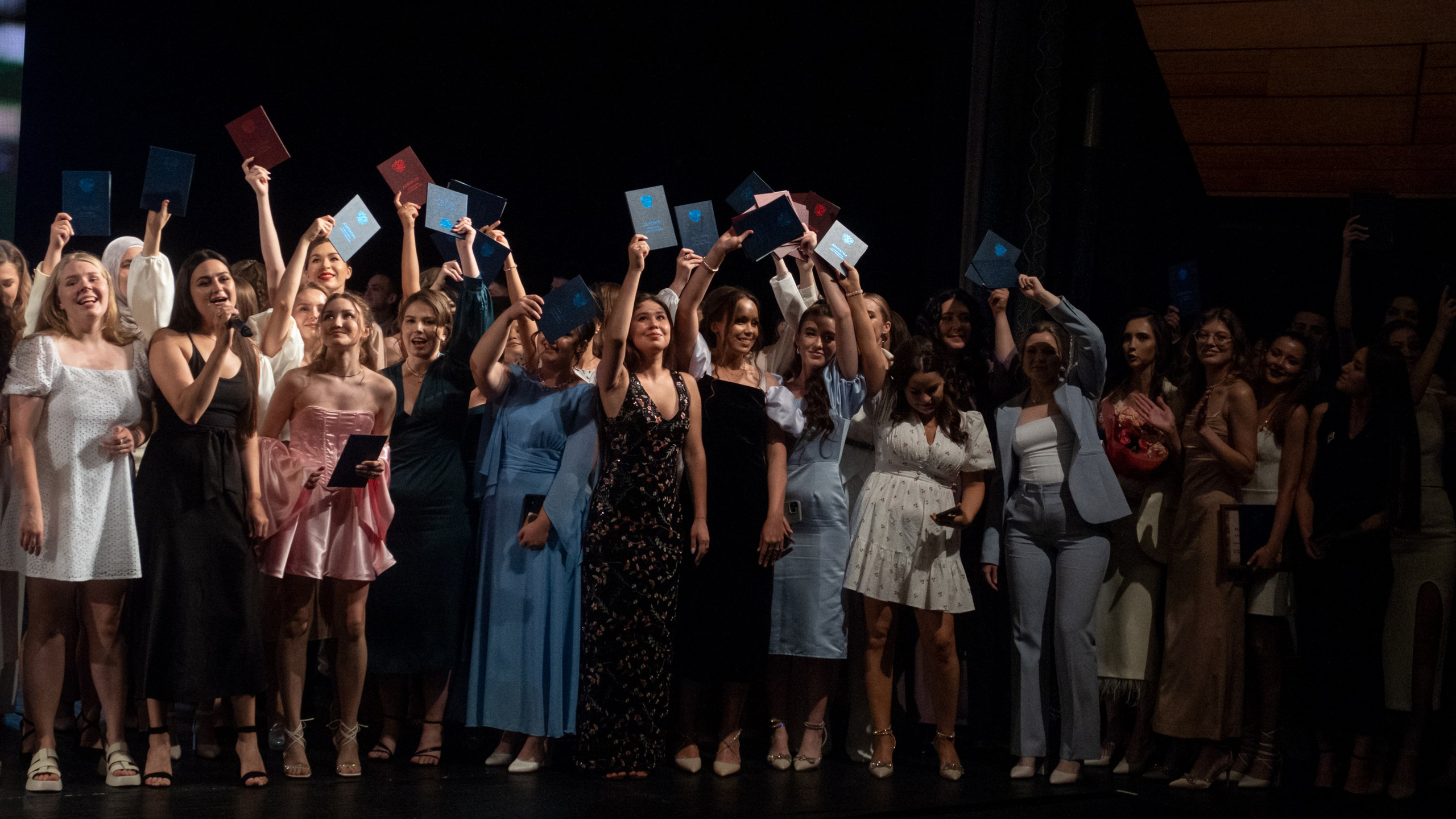 Выпускной Педиатрического факультета КГМУ 2024. Репортажный фотограф в Казани Павел Серпокрылов