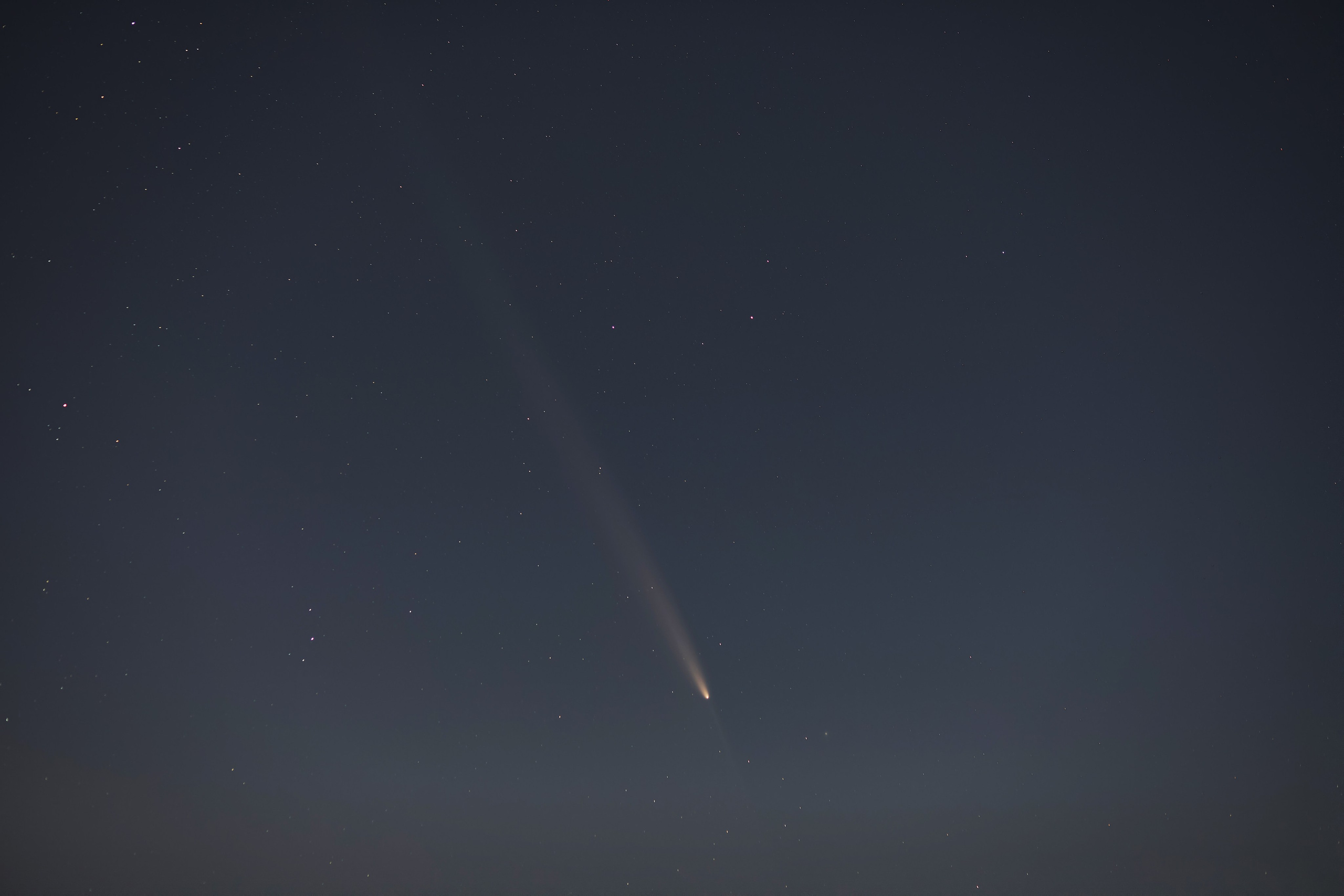 Комета C/2023 A3 Цзыцзиньшань (Tsuchinshan) — ATLAS. Фотография крупным планом, сделанная на 135-миллиметровый объектив